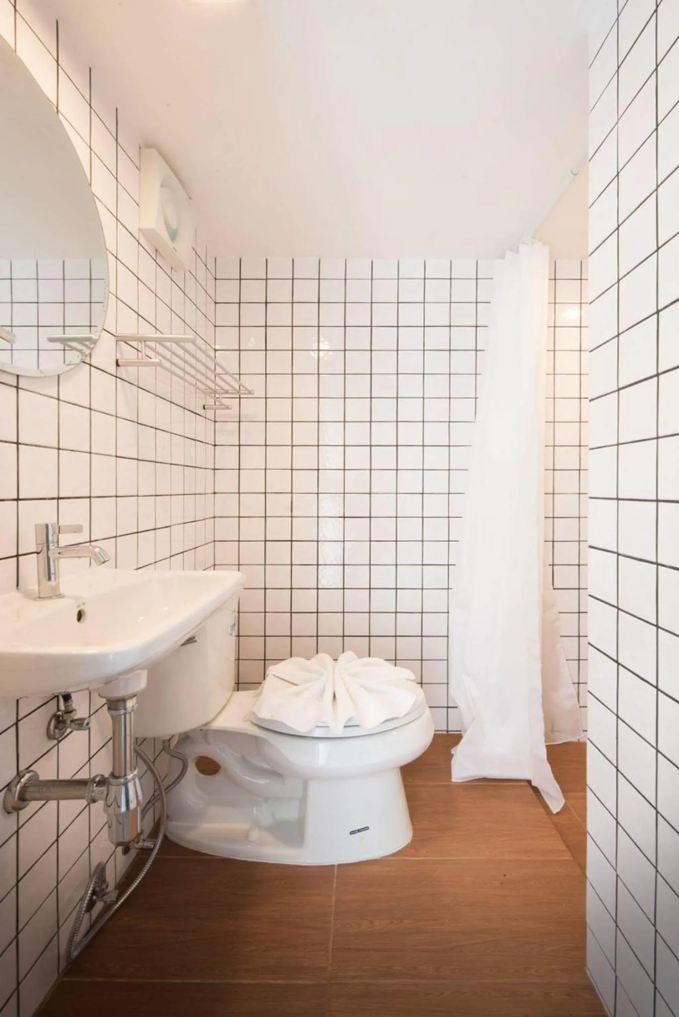 Bathroom in Book a Bed Poshtel - SHA Plus