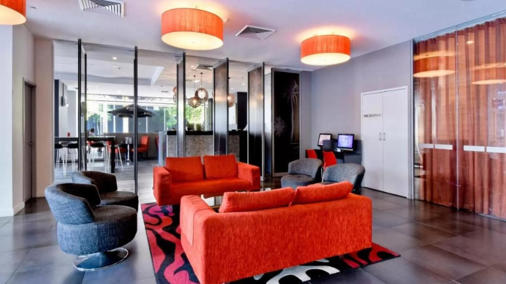 Property building in Darwin Harbour Suites