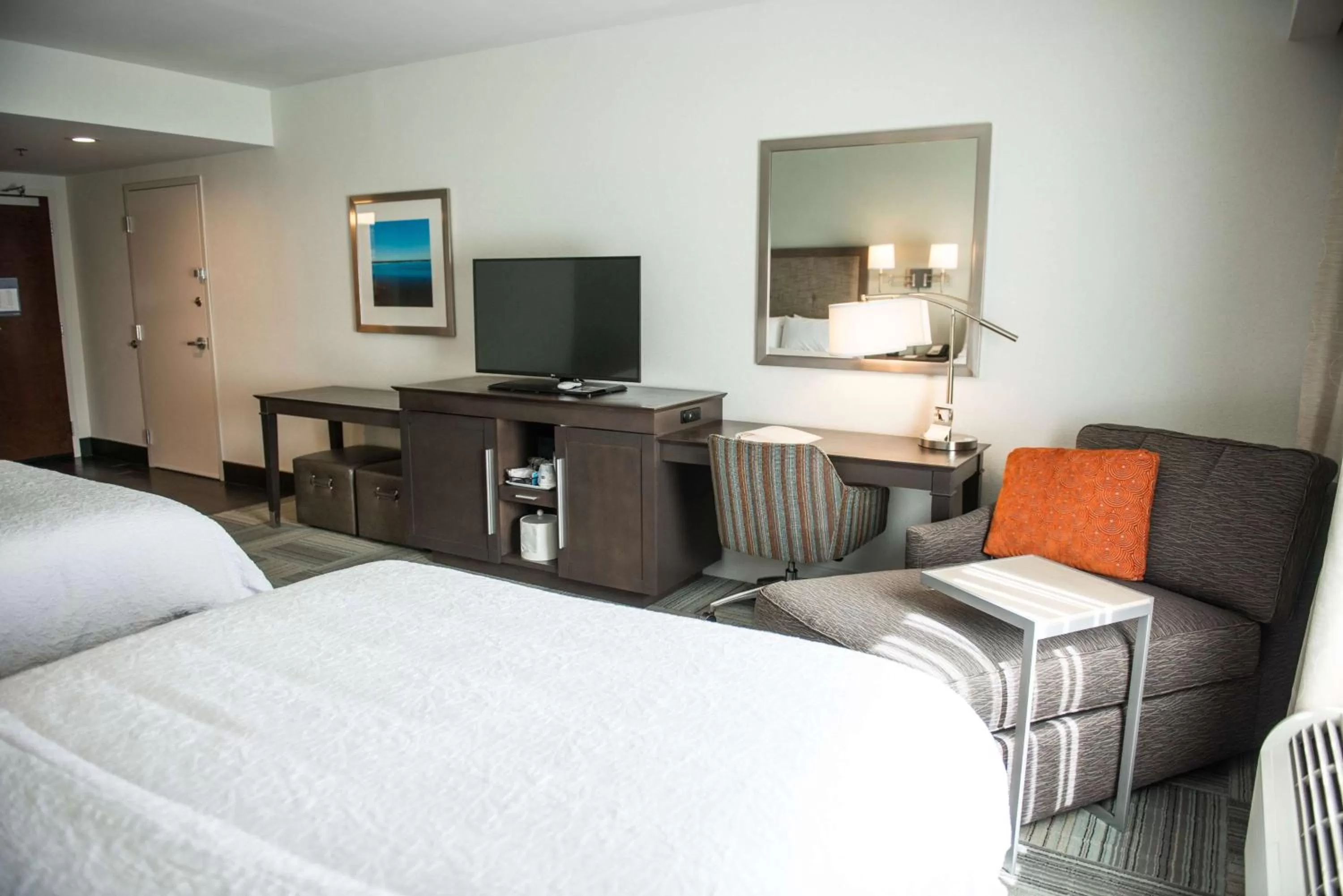 Bed in Hampton Inn Bainbridge, GA