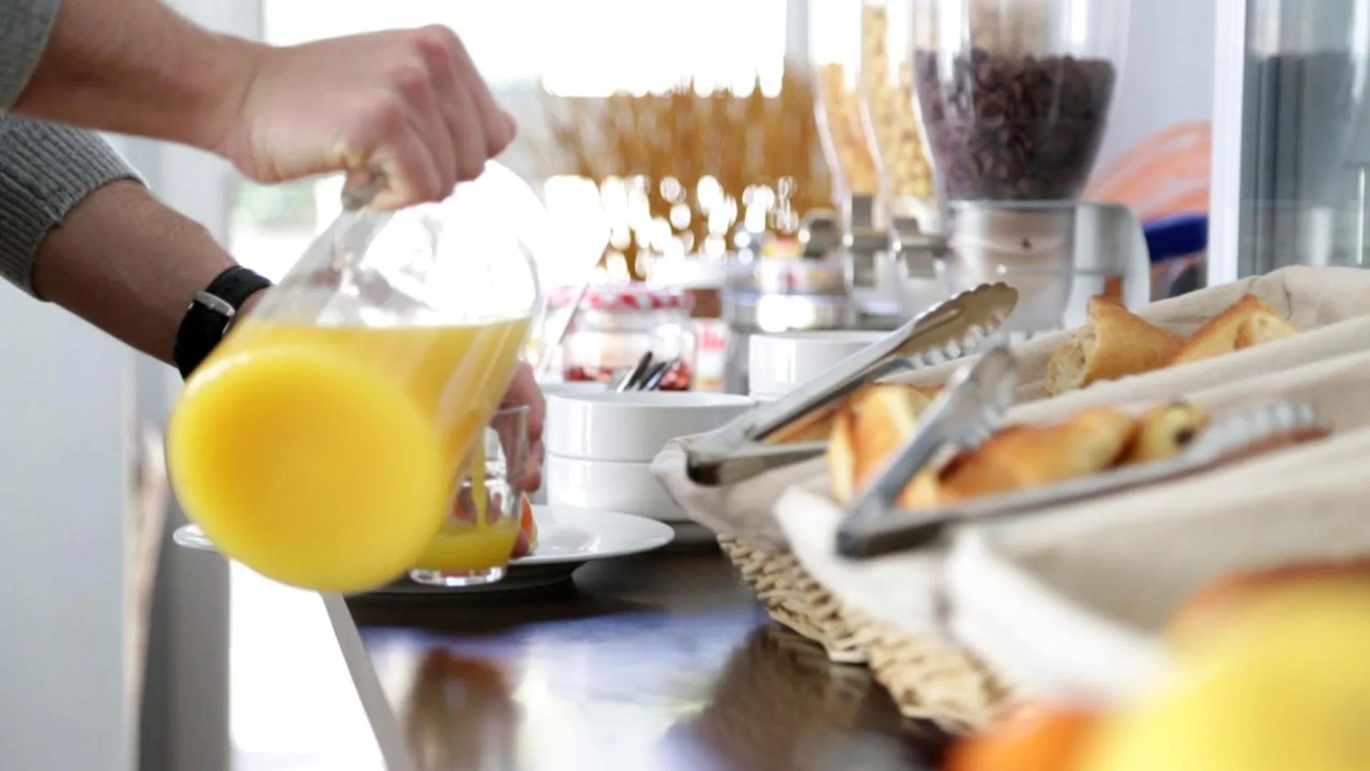 Continental breakfast in Hotel Grand Cap Rooftop Pool