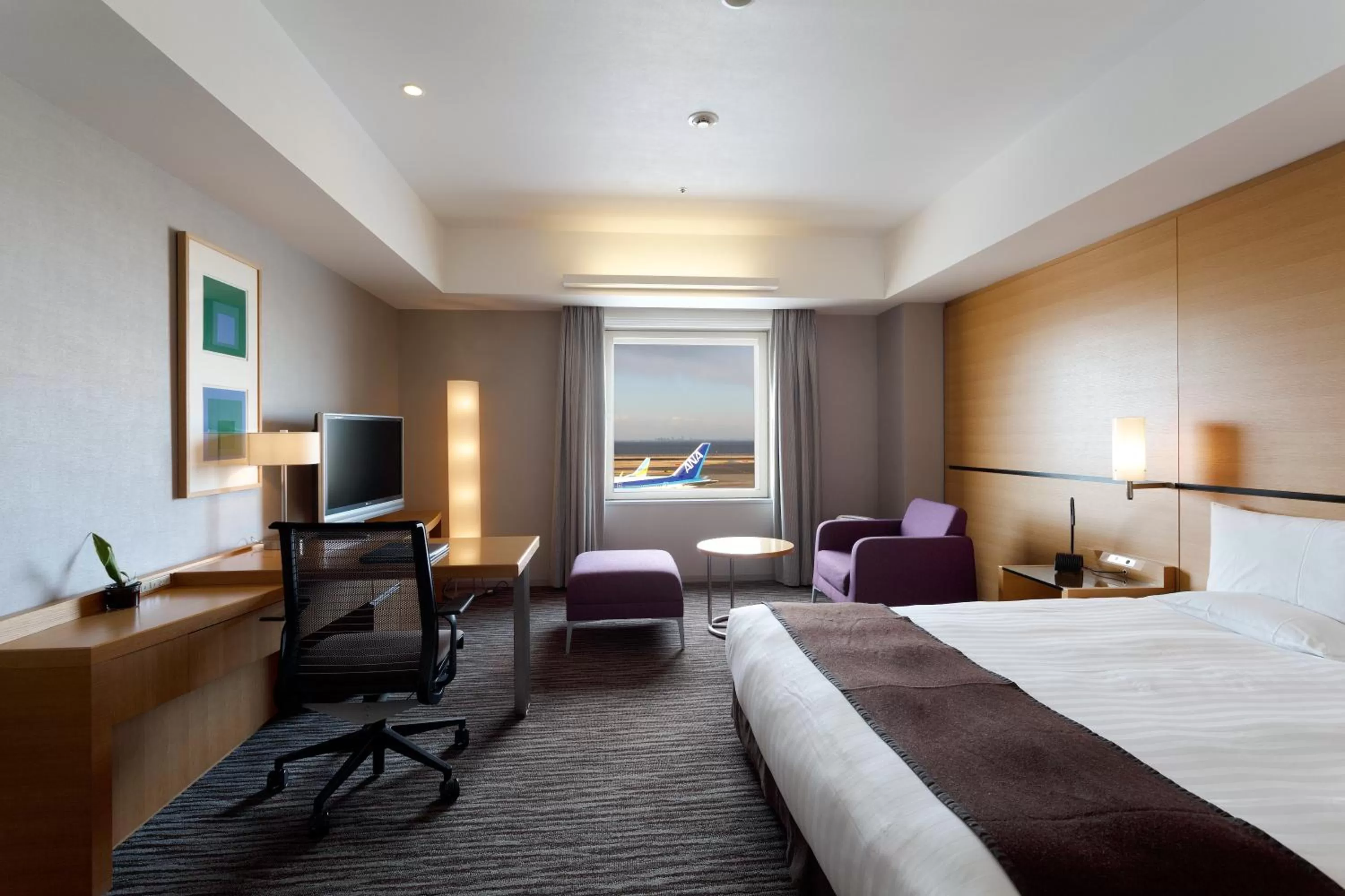 Photo of the whole room, Bed in Haneda Excel Hotel Tokyu Haneda Airport Terminal 2