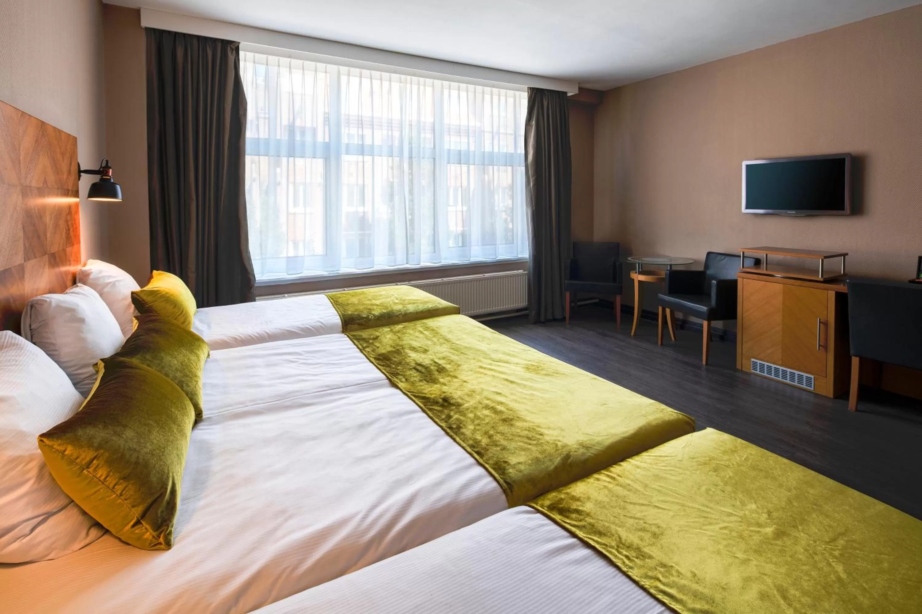 Other, Bed in The Alfred Hotel