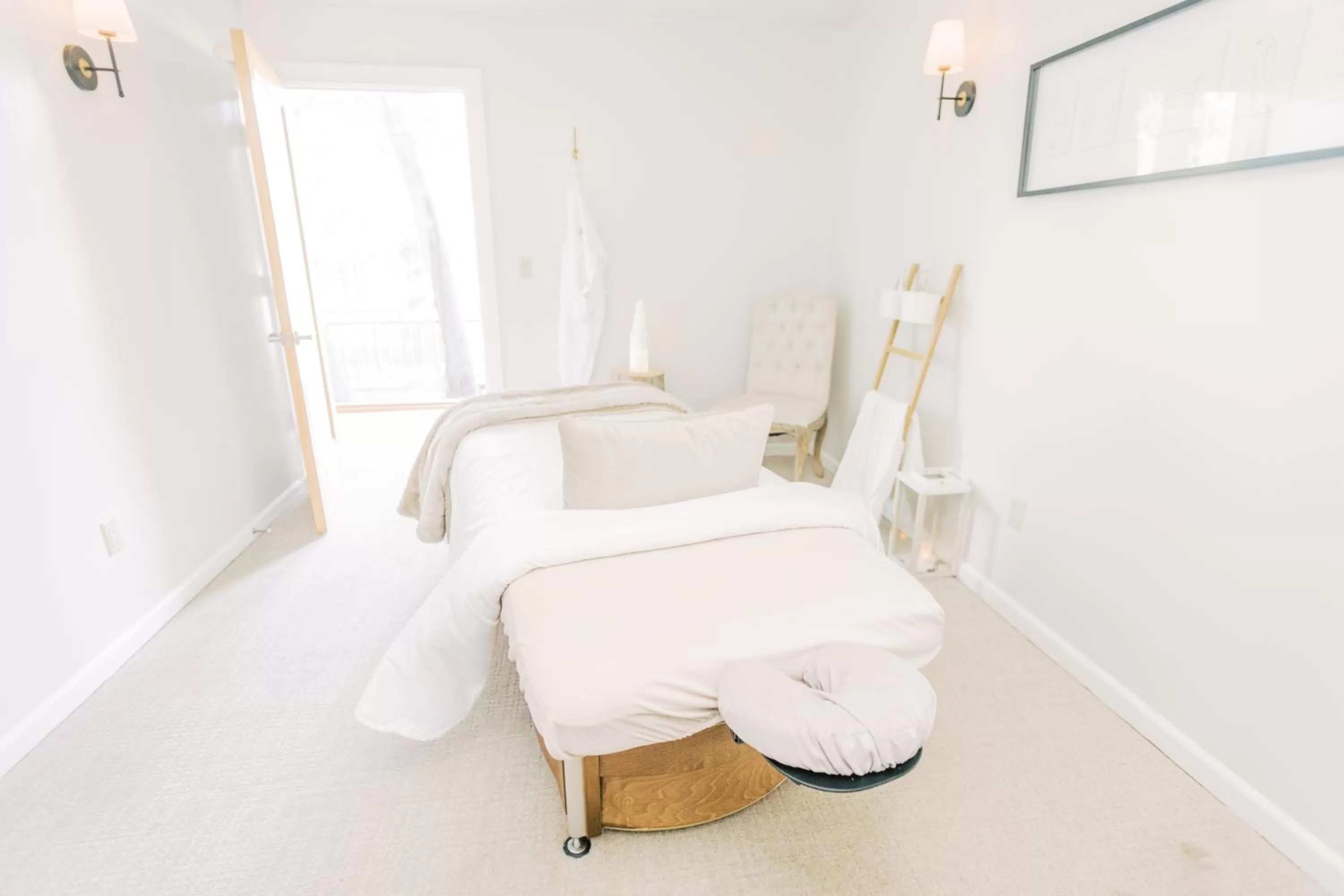 Spa and wellness centre/facilities, Bed in Calamigos Guest Ranch and Beach Club