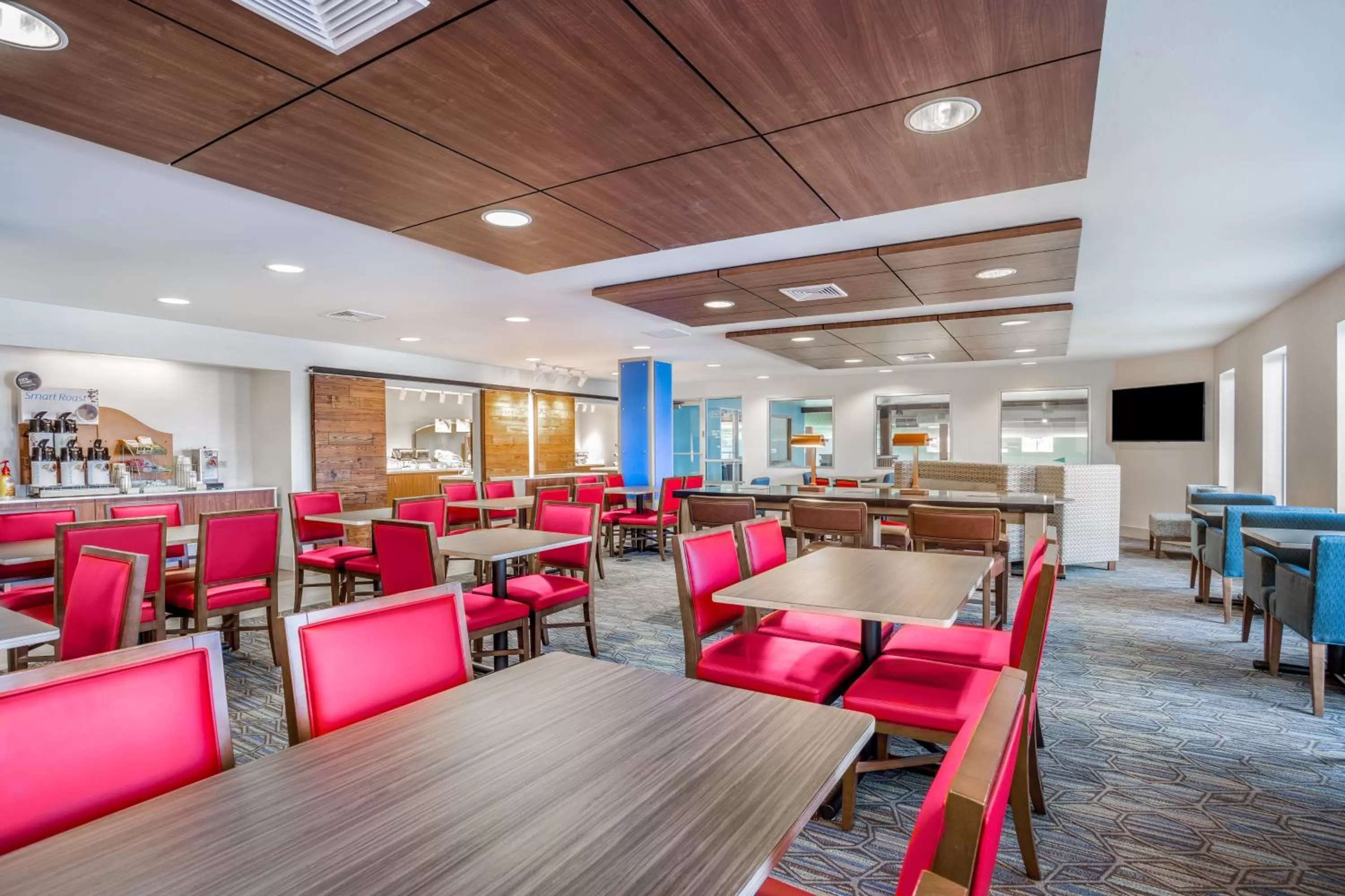 Breakfast in Holiday Inn Express Wisconsin Dells by IHG