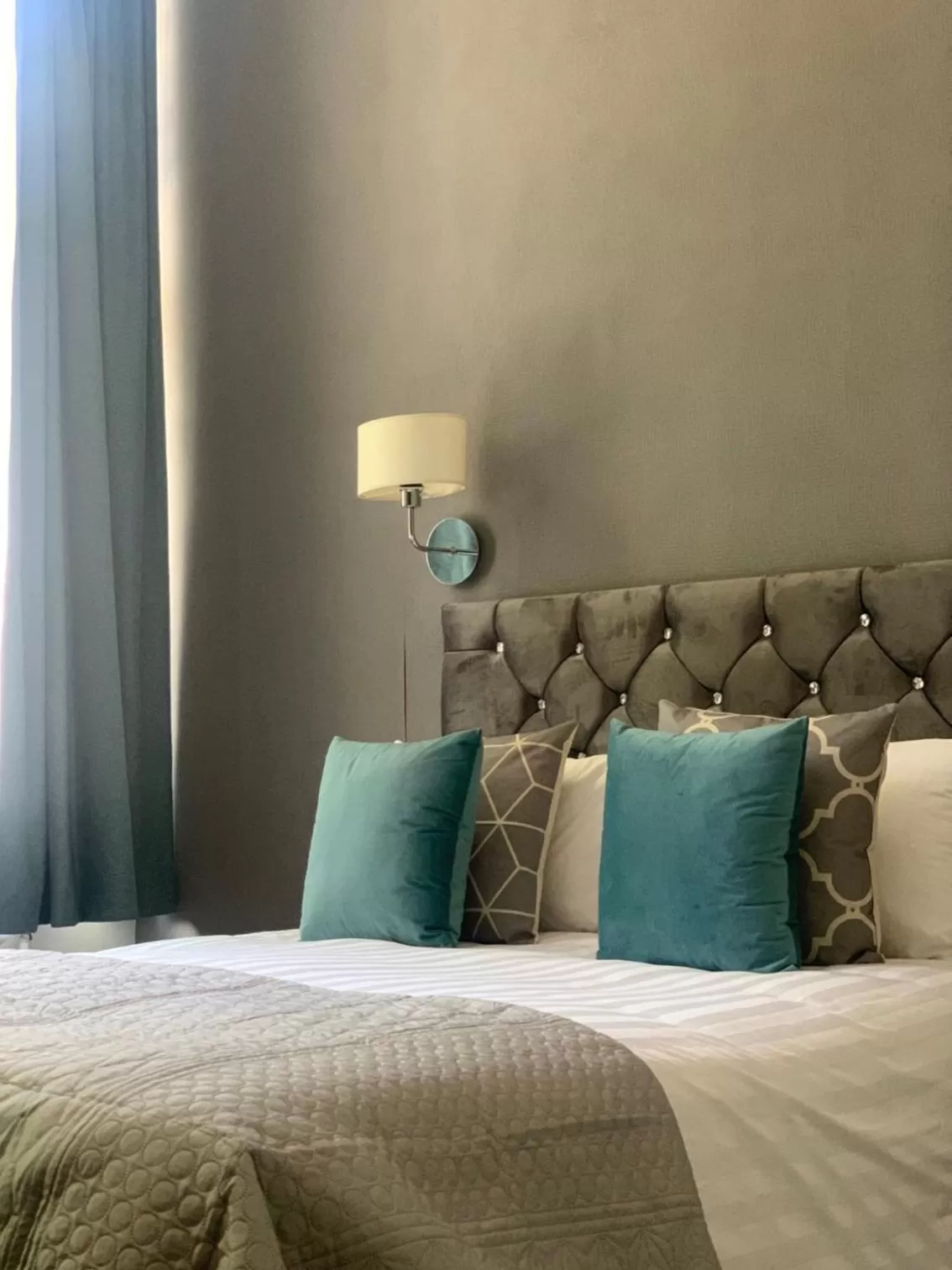 Bed in The Angel Hotel