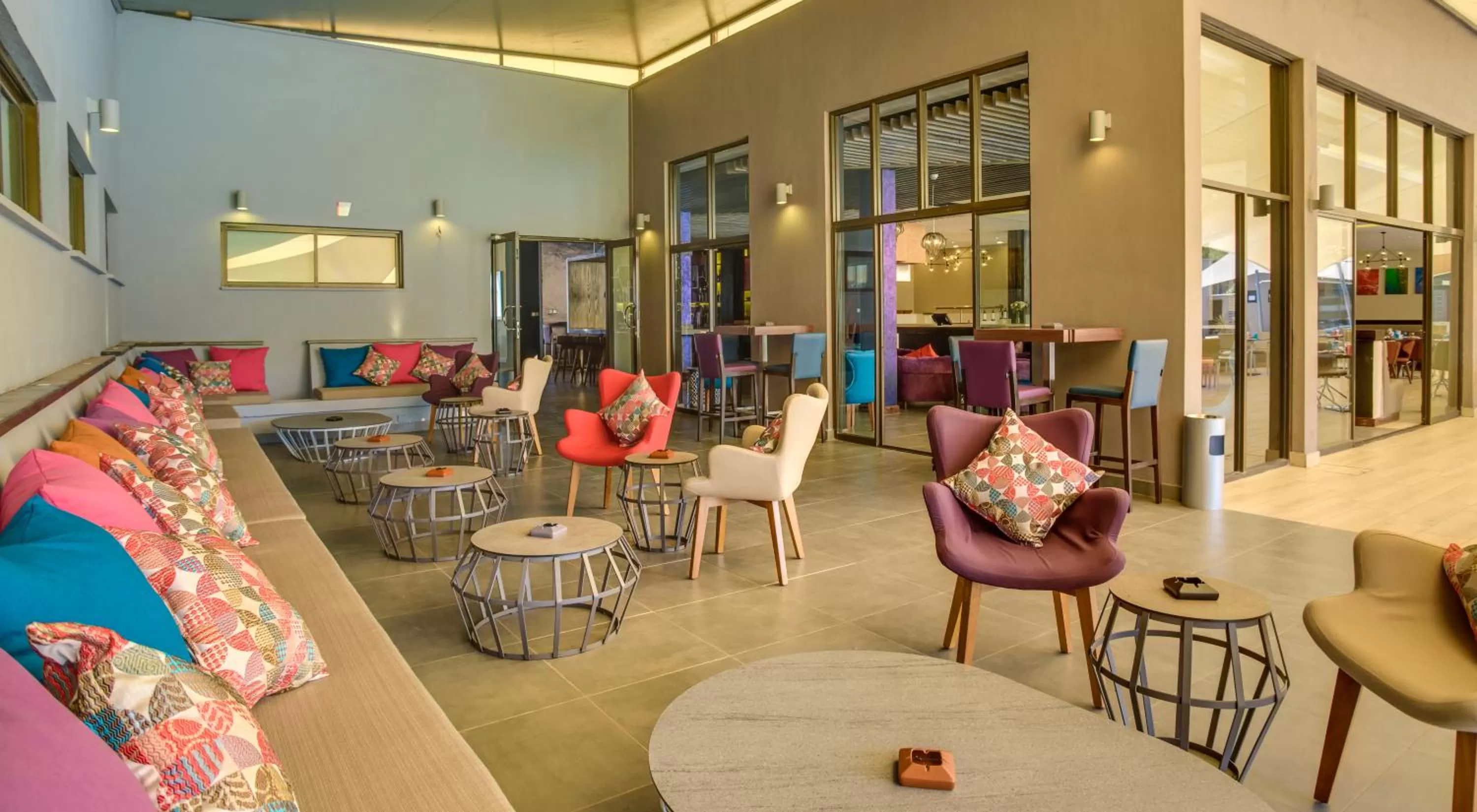 Alcoholic drinks in Tamarind Tree Hotel