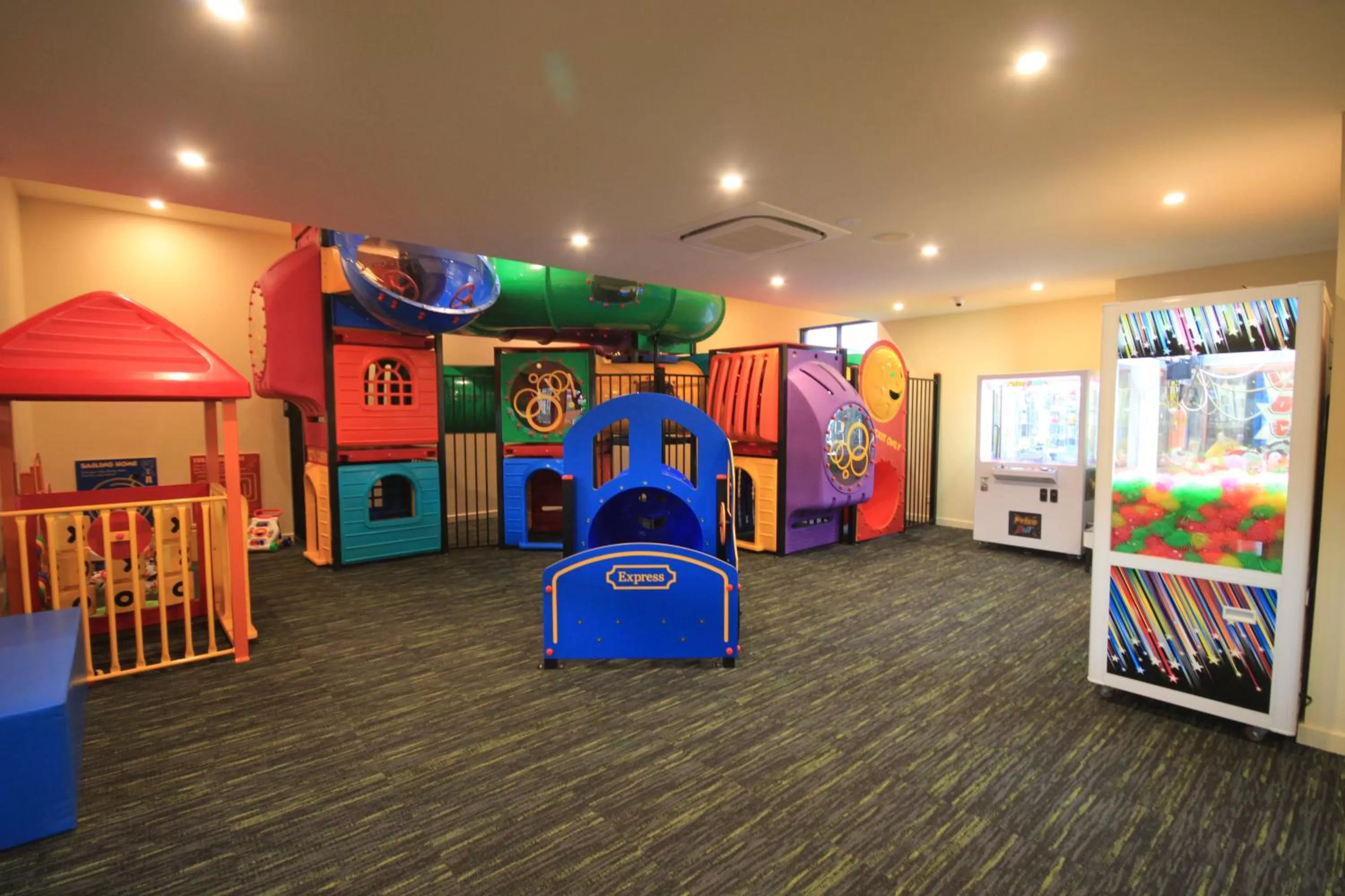 Children play ground in Hogans Motel