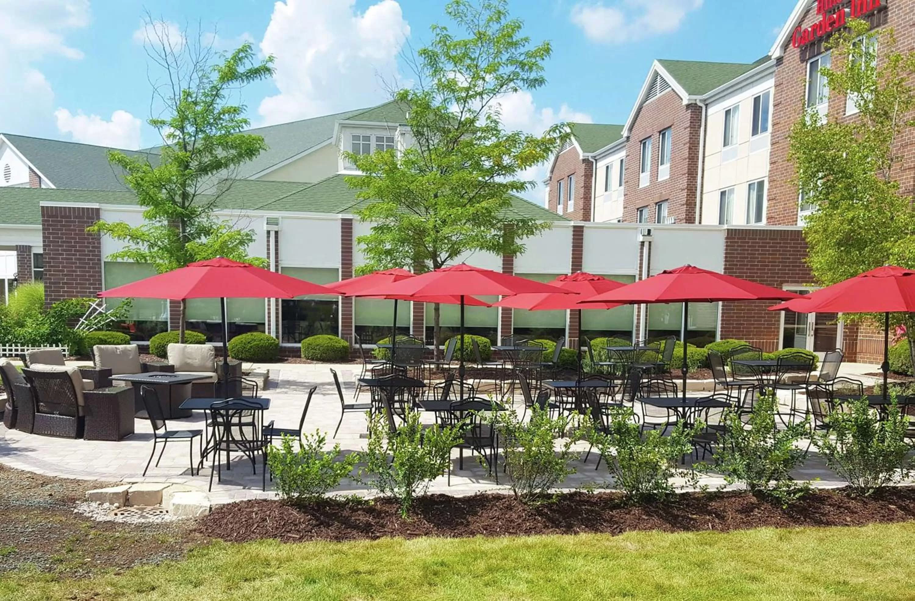 Patio in Hilton Garden Inn Milwaukee Northwest Conference Center