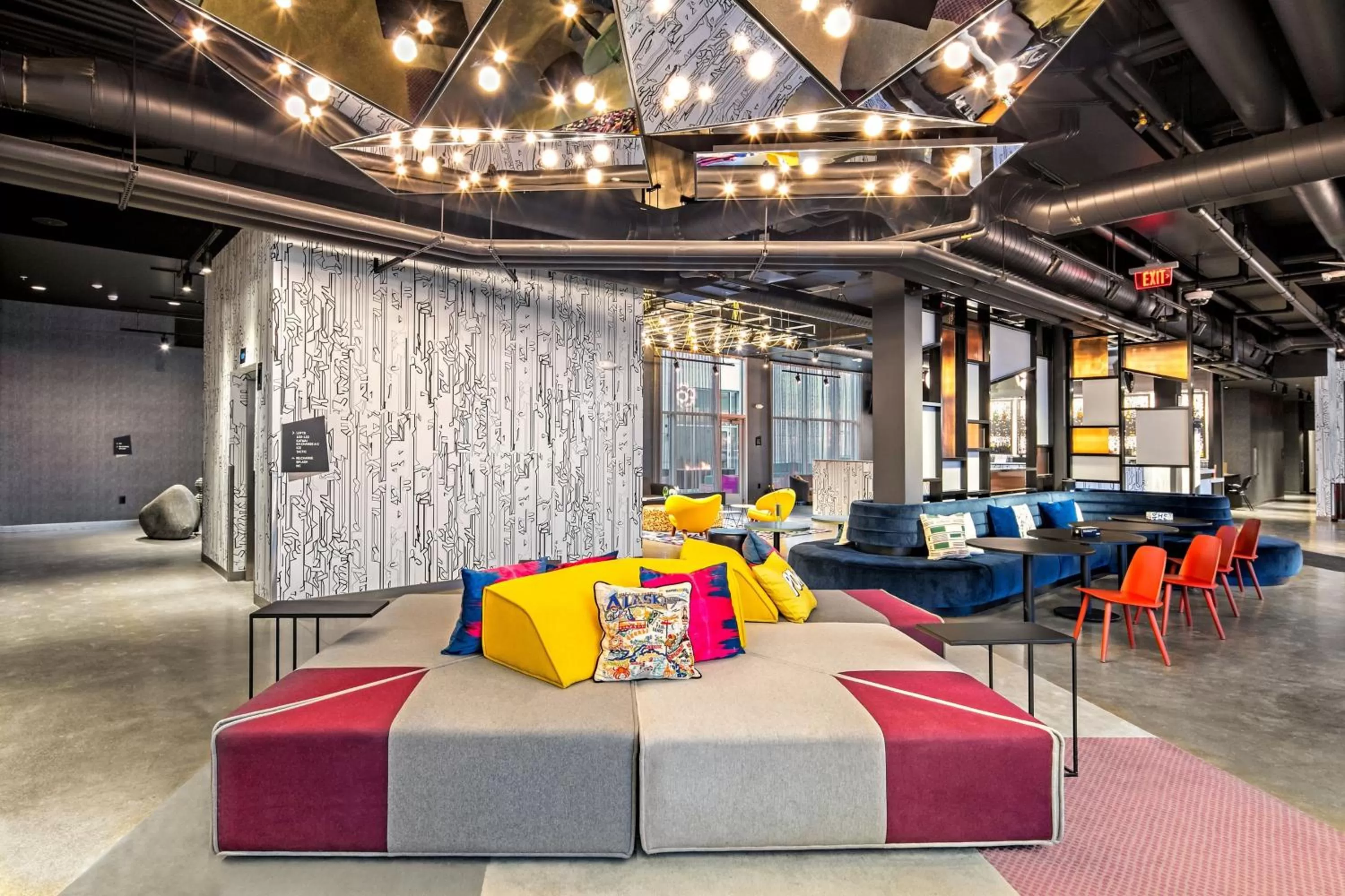 Lounge or bar in Aloft Anchorage