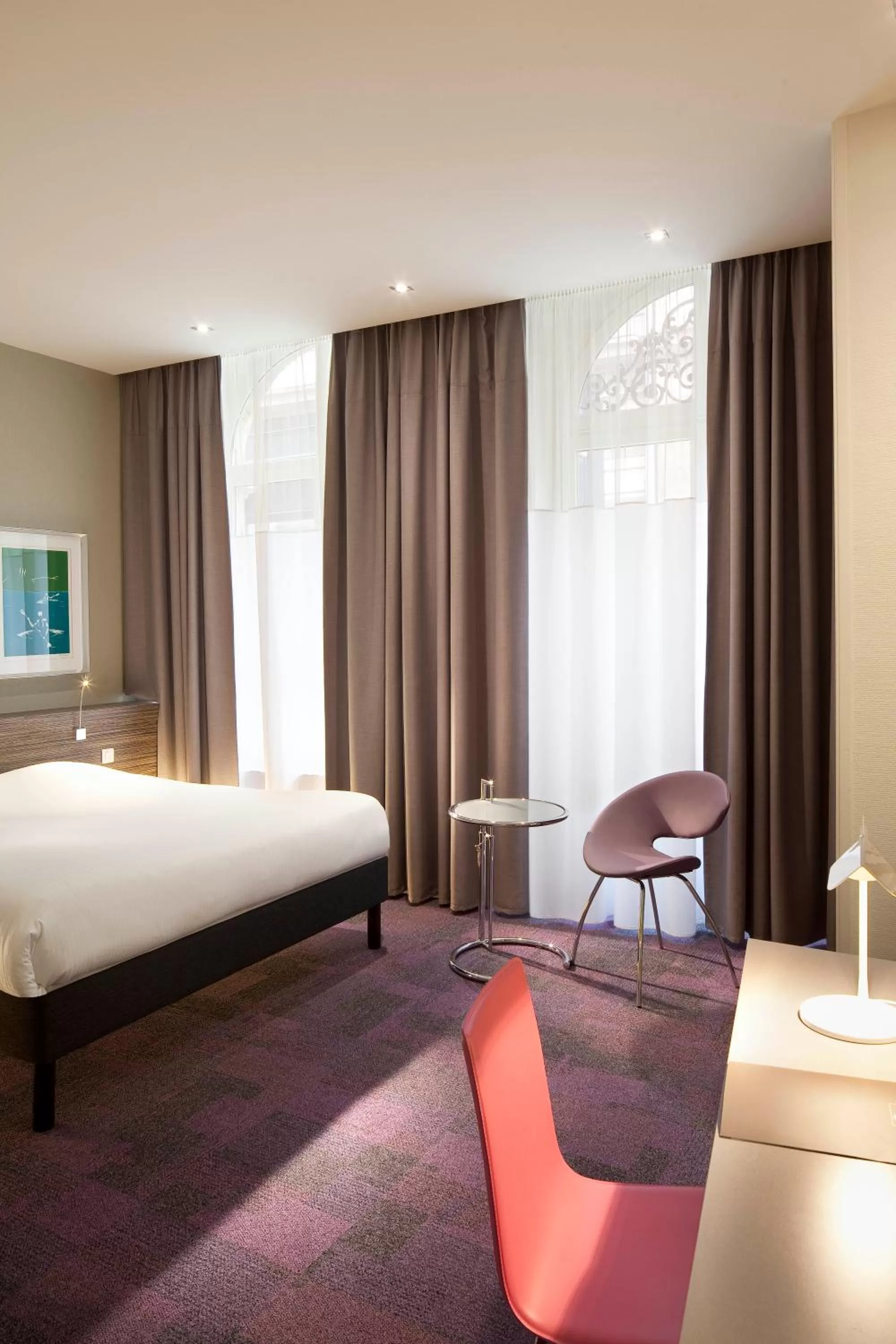 Photo of the whole room, Bed in Hôtel Gutenberg