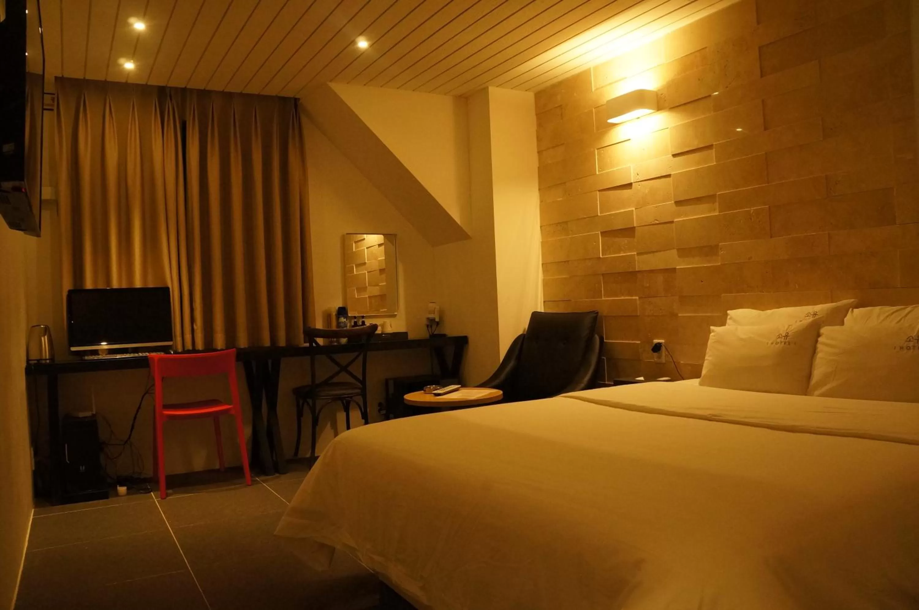 Bed in SOYU Hotel