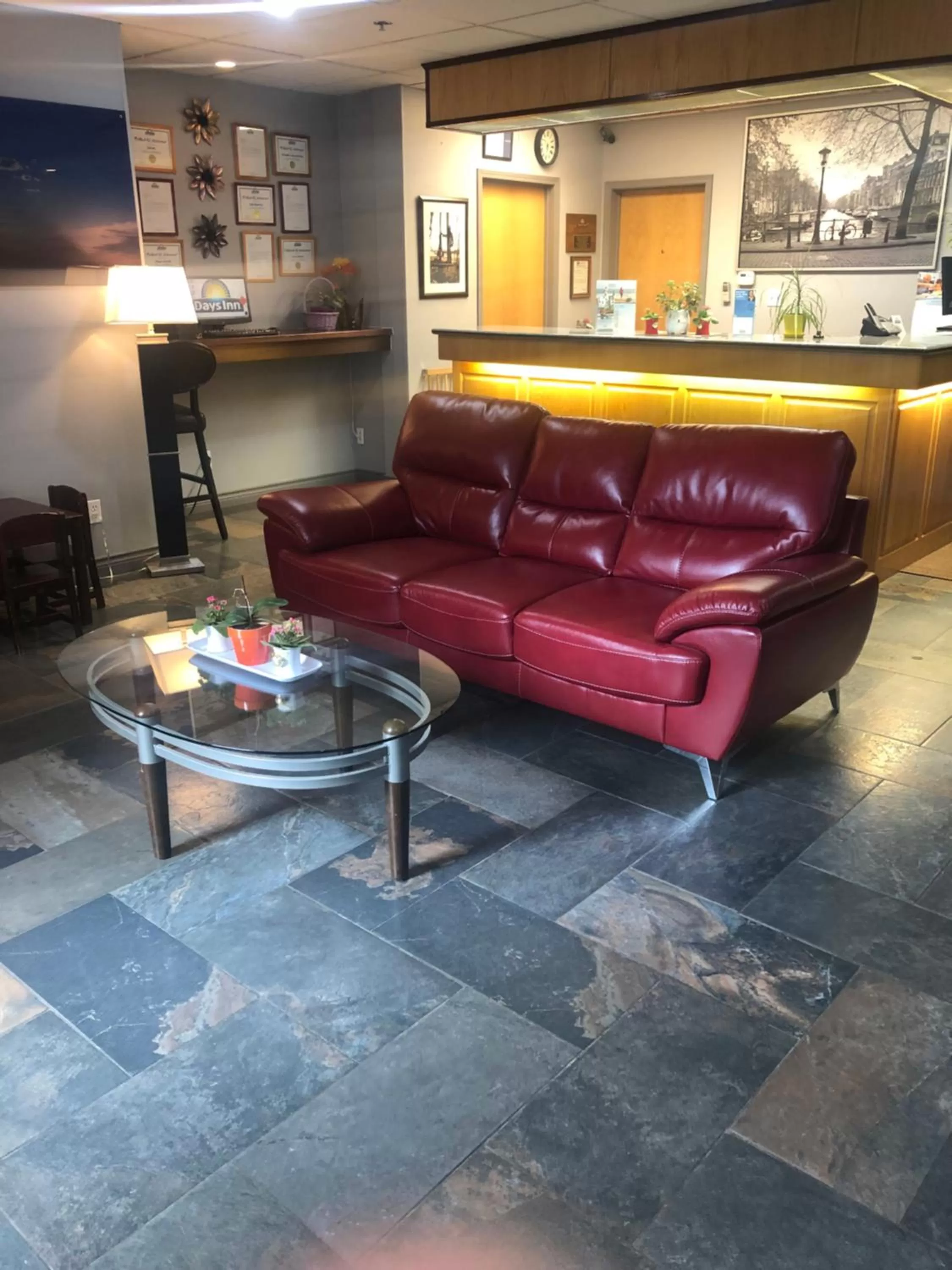 Lobby or reception in Days Inn by Wyndham Hinton