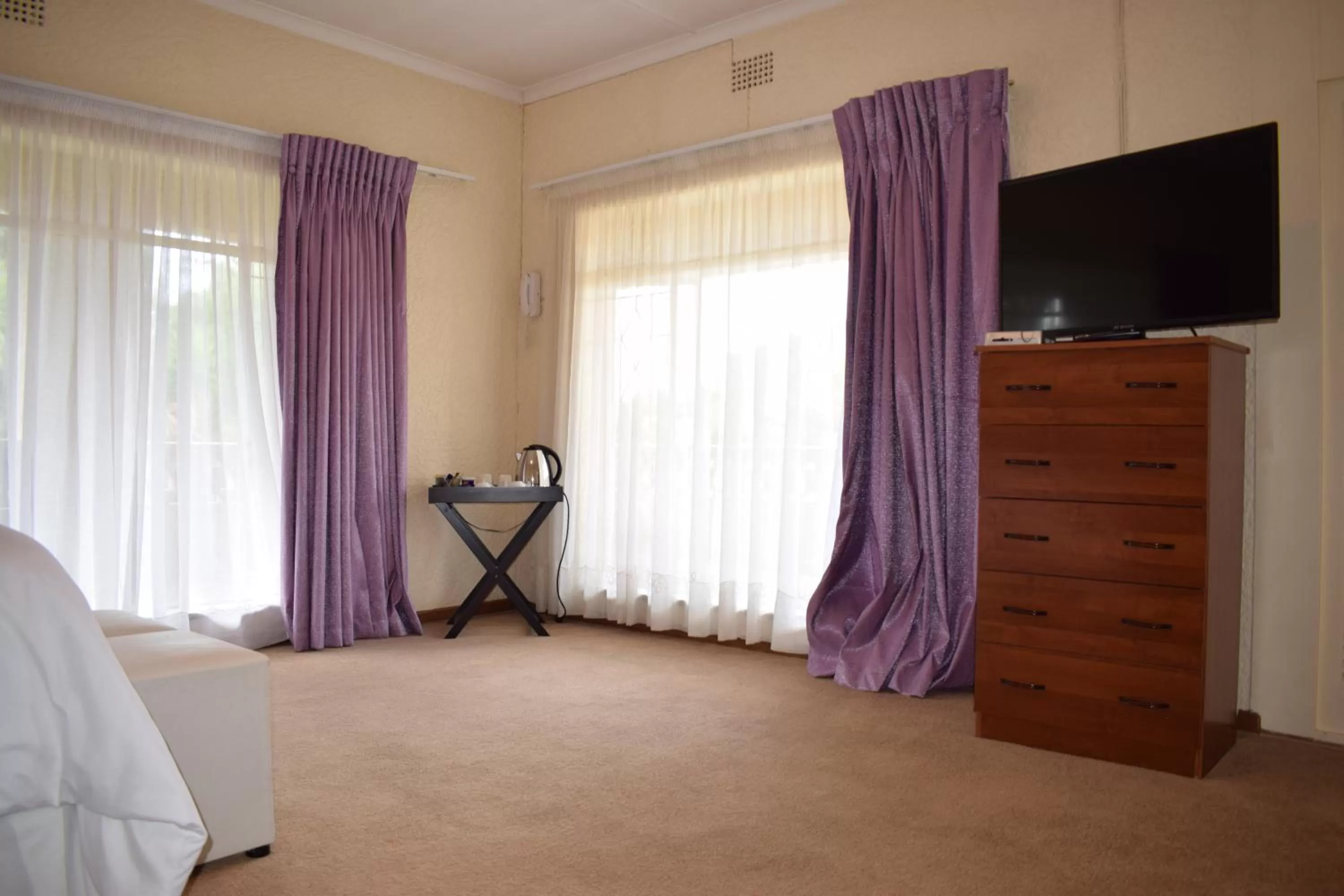 Photo of the whole room, Bed in Moye Guest House