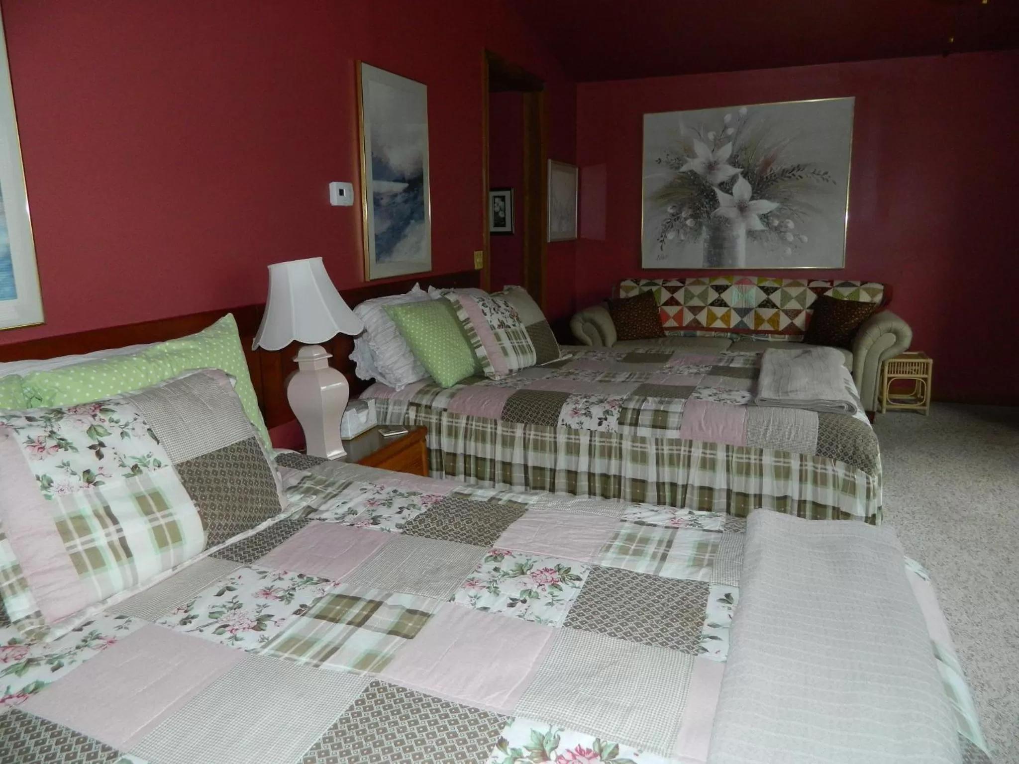 Bed in Bent Mountain Lodge Bed And Breakfast, Inc.