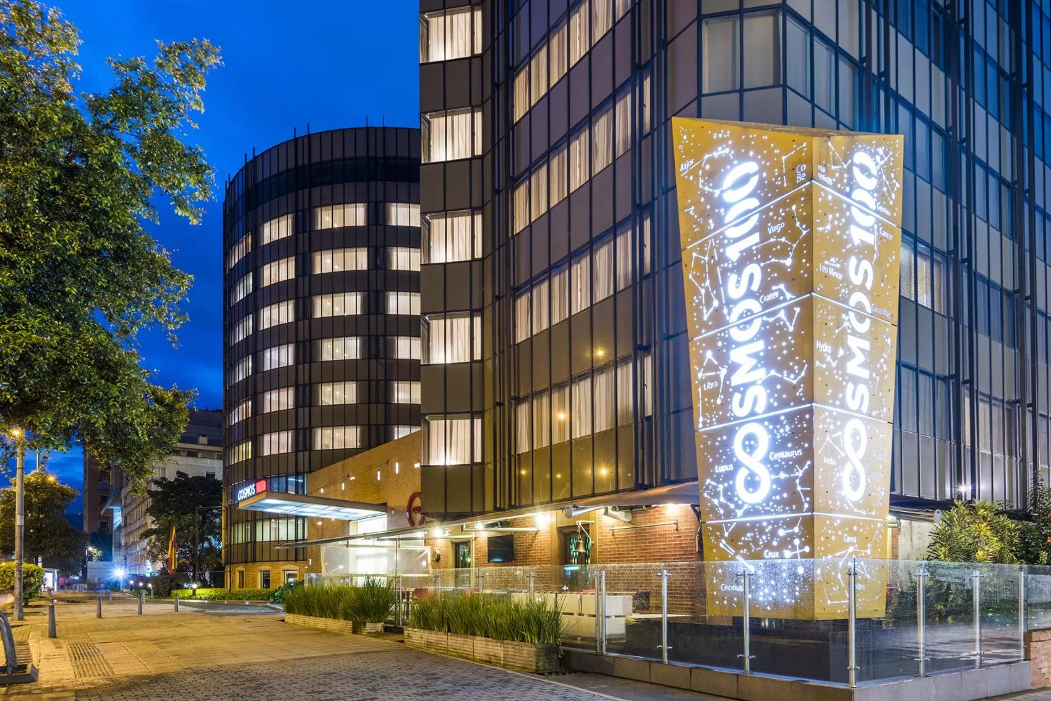 Facade/entrance, Property Building in Cosmos 100 Hotel & Centro de Convenciones - Hoteles Cosmos