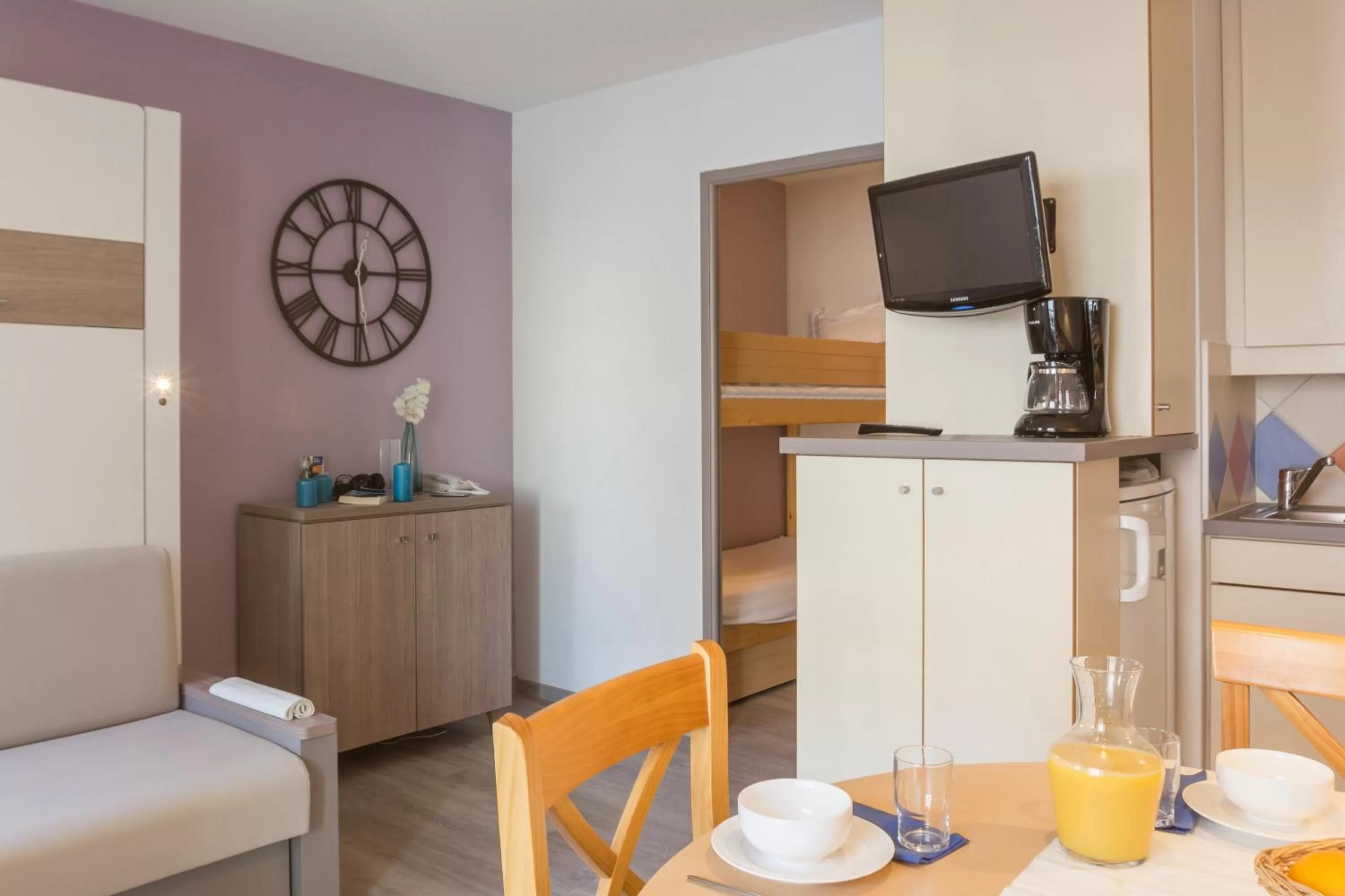 TV and multimedia in Résidence Pierre & Vacances Les Citronniers