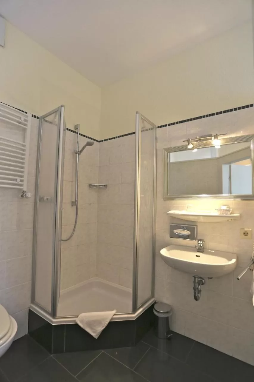 Single Room in Schlosshotel Domäne Walberberg