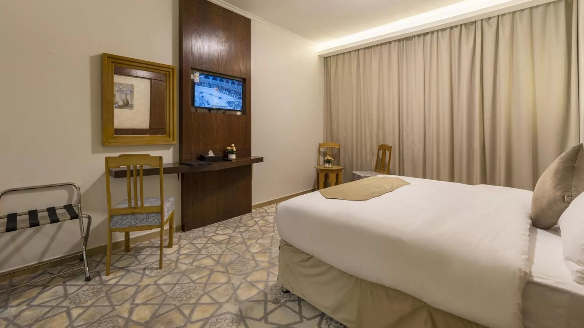 TV and multimedia, Bed in Jiwar Al Madina Hotel