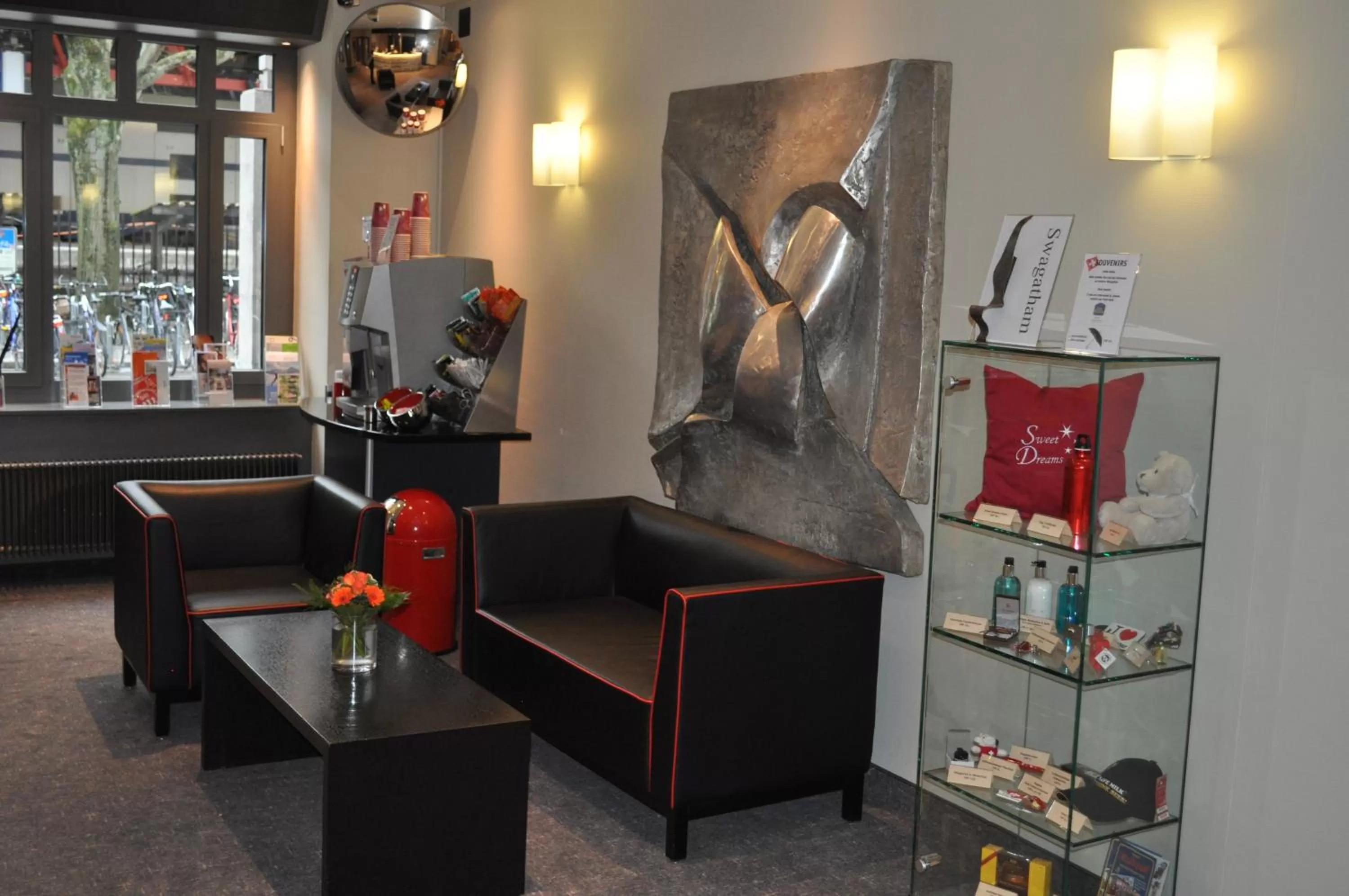 Lobby or reception in Hotel Wartmann am Bahnhof