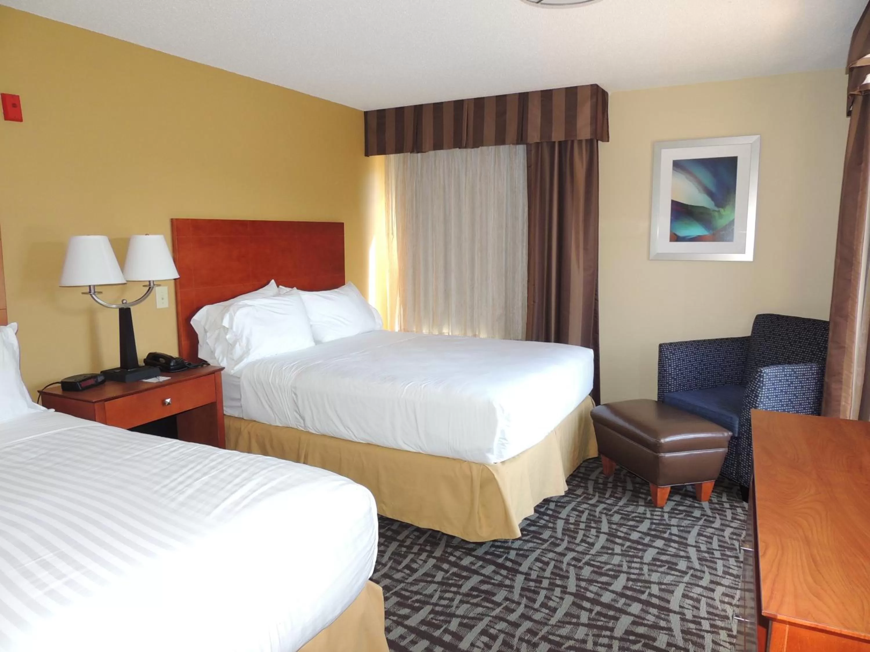 Photo of the whole room, Bed in Holiday Inn Express Trussville by IHG