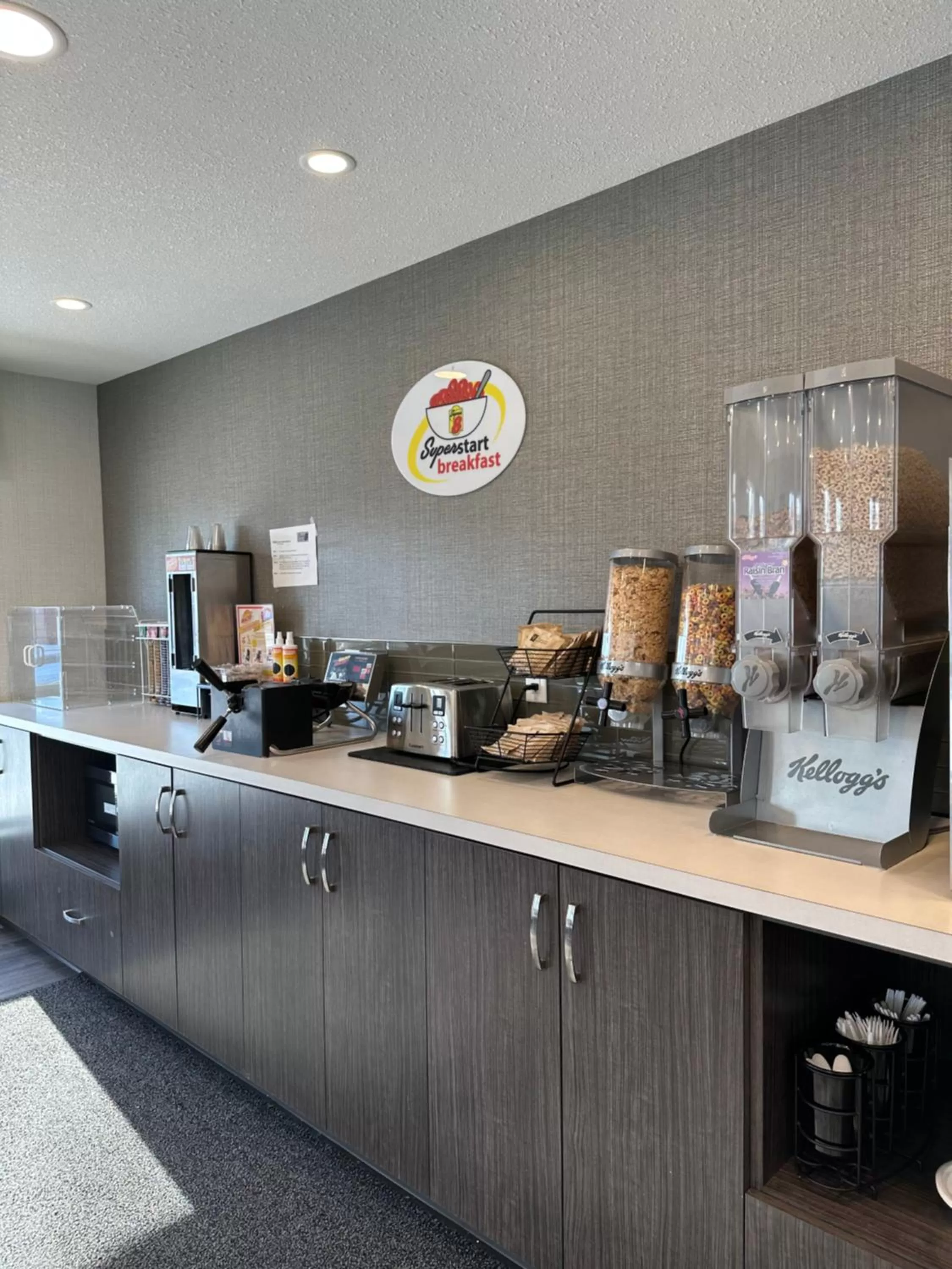 Super 8 by Wyndham Lethbridge