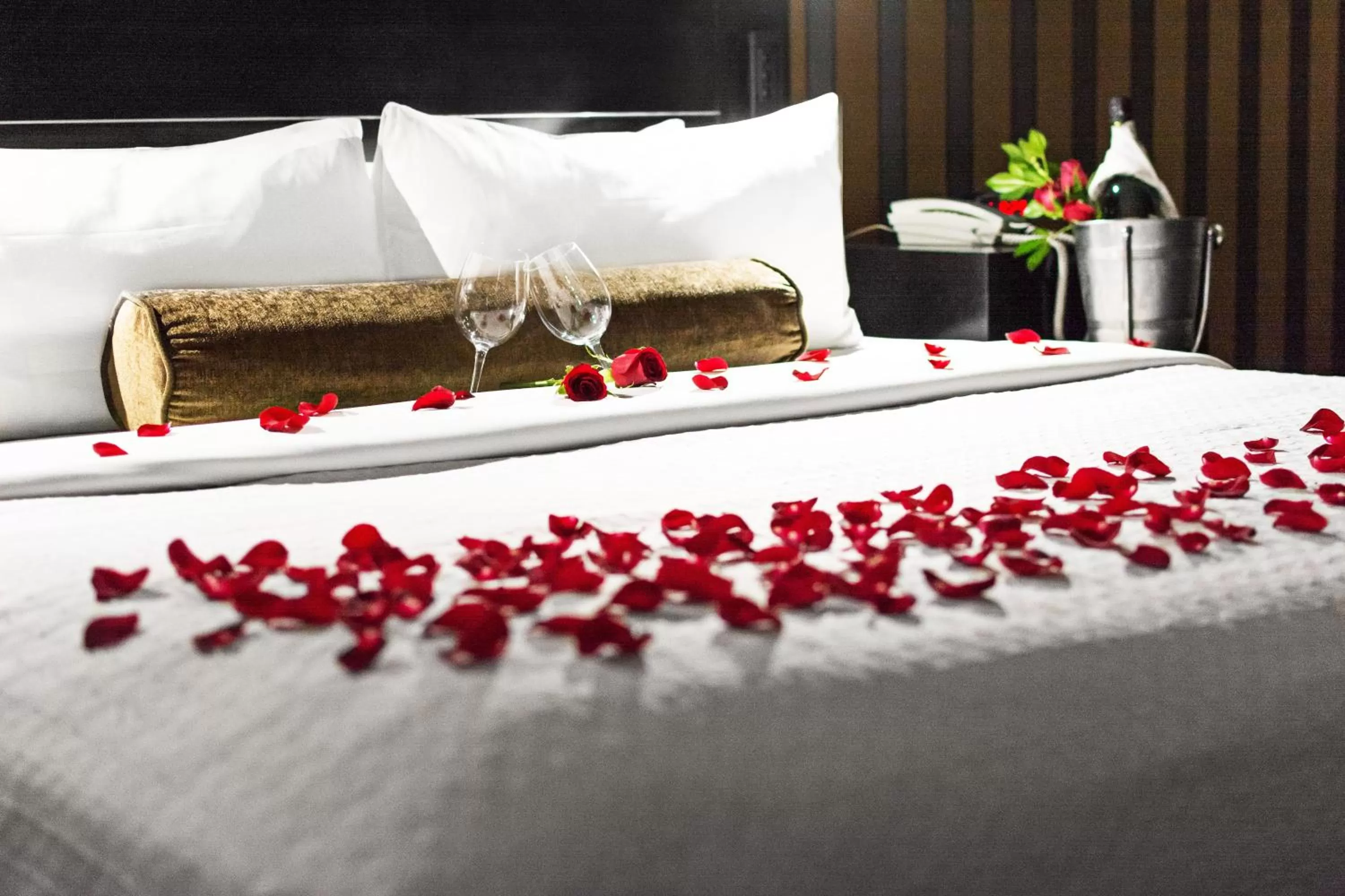 Photo of the whole room, Bed in Crowne Plaza Toluca - Lancaster by IHG