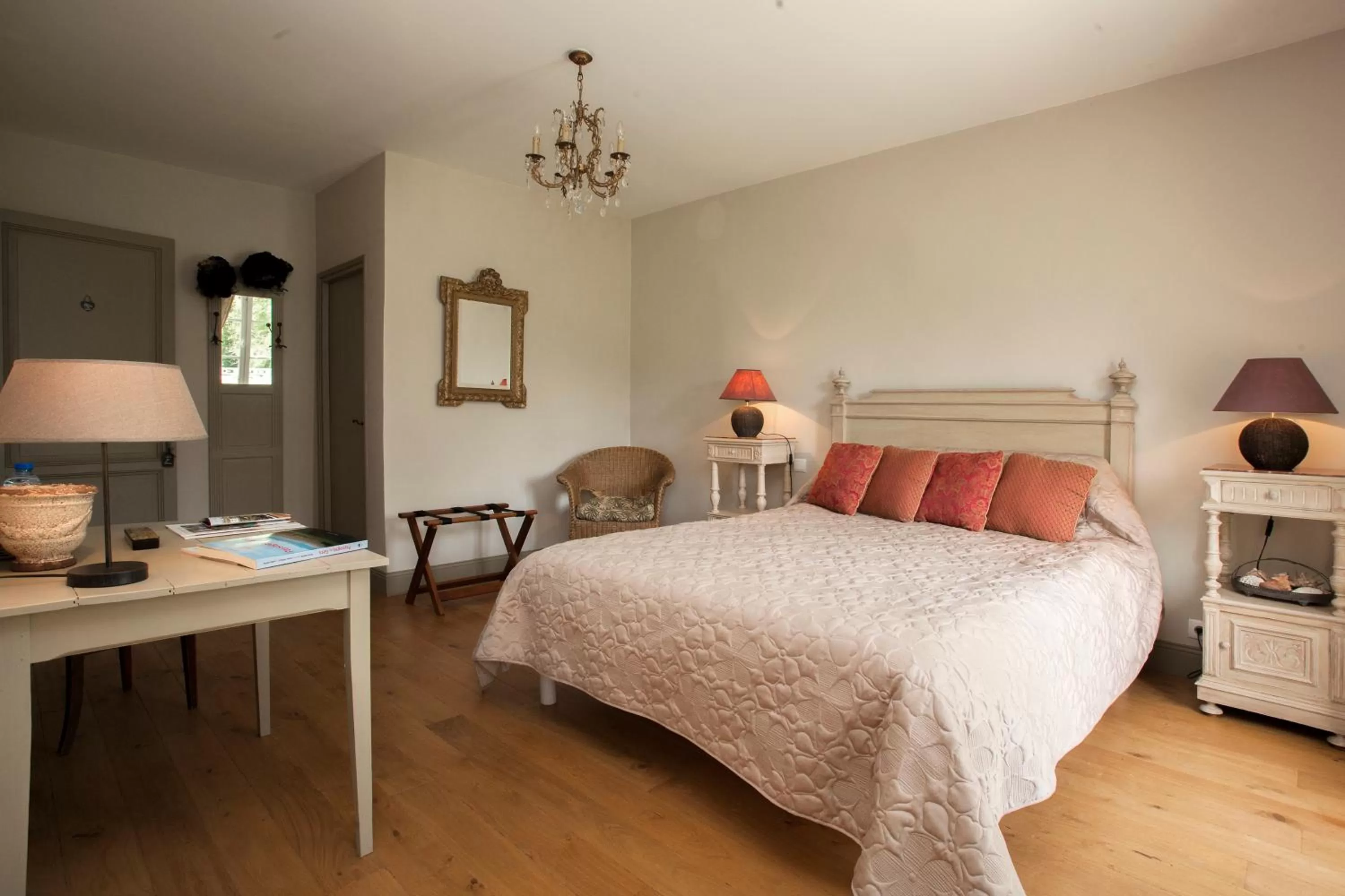 Bedroom, Bed in Maison d'hôtes de Charme Les Bruhasses
