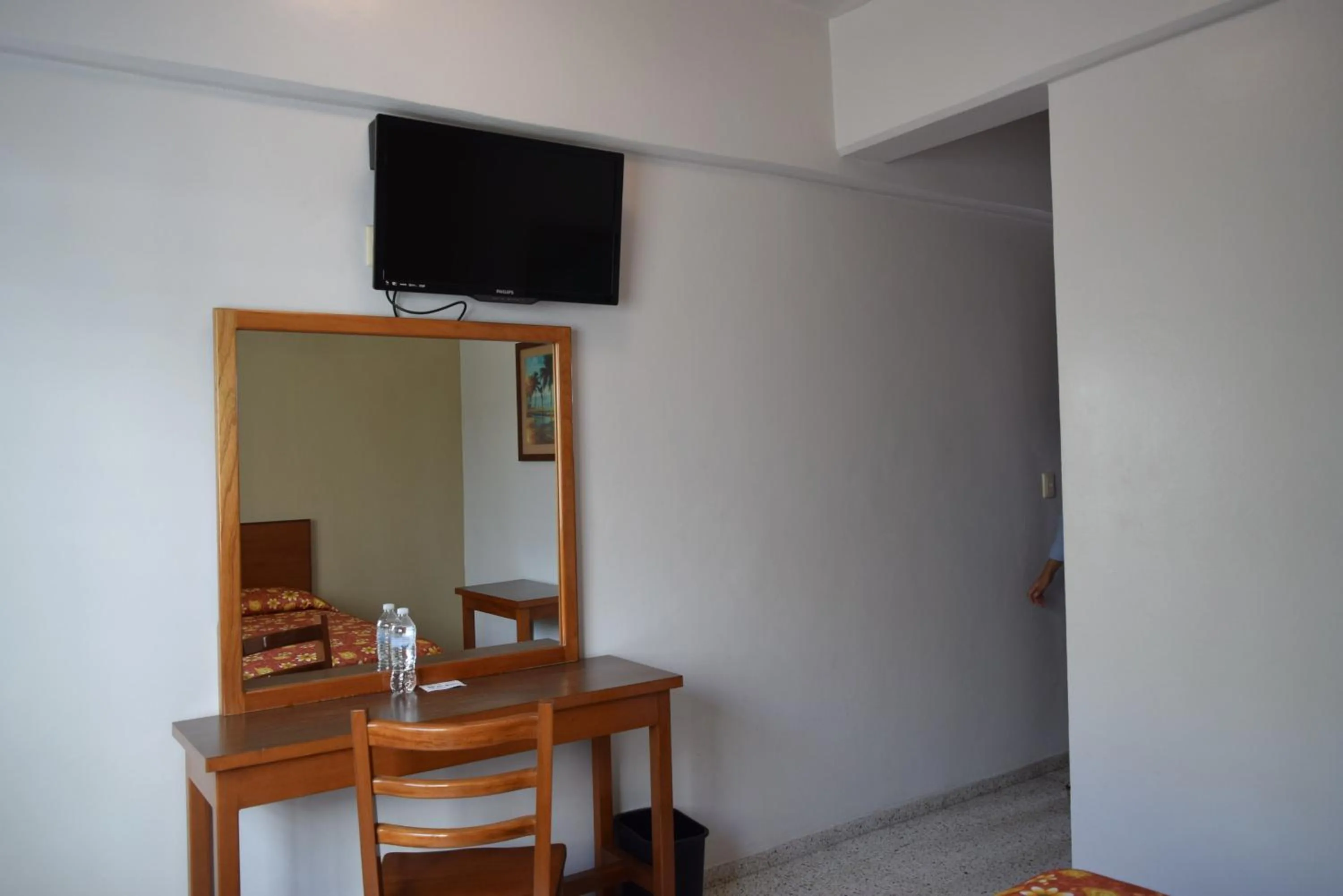 Photo of the whole room in Hotel Delfines - a 2 calles del Acuario Veracruz