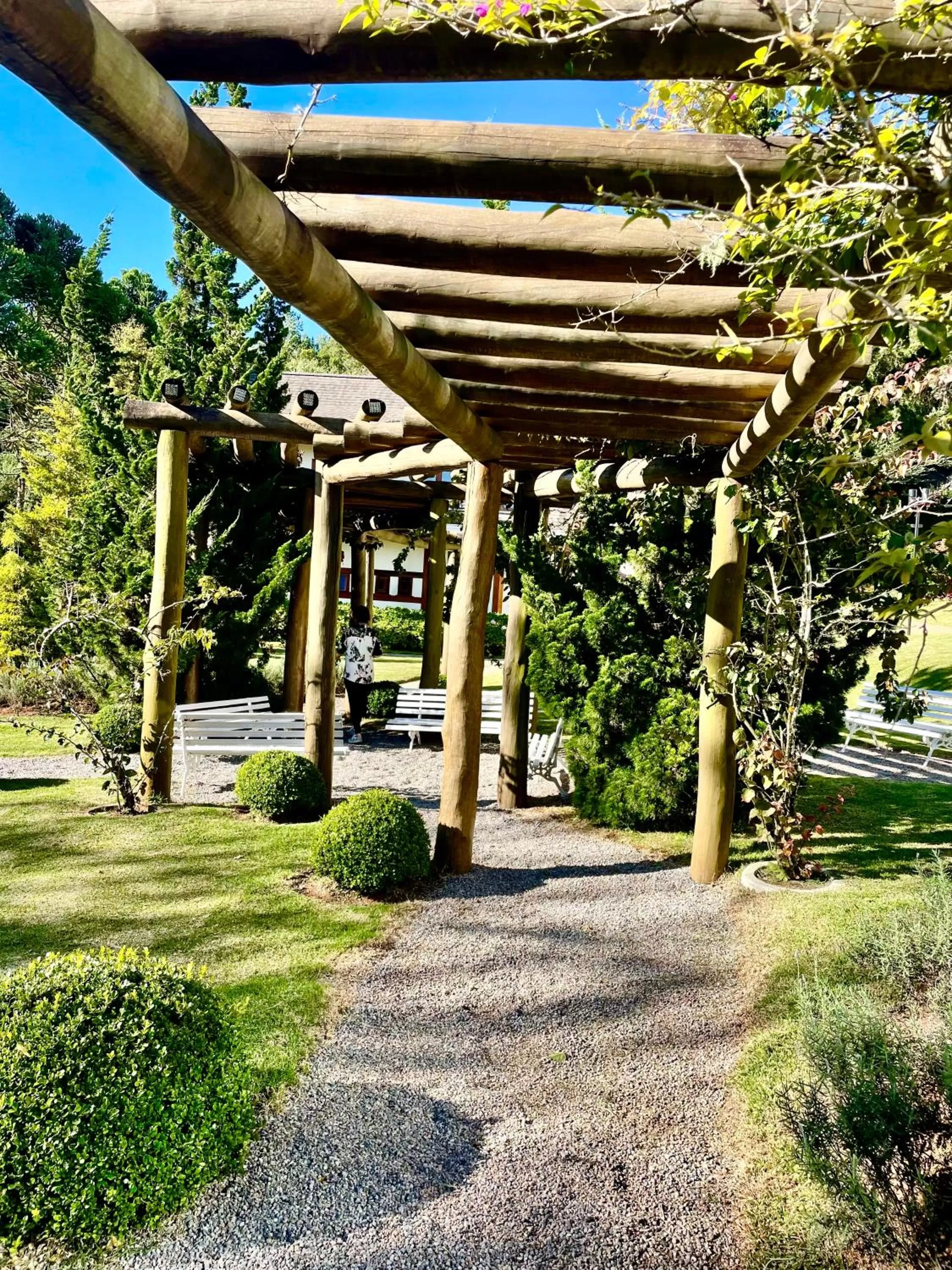 Garden in MineirINN l Piscina Aquecida e Hidro na Montanha
