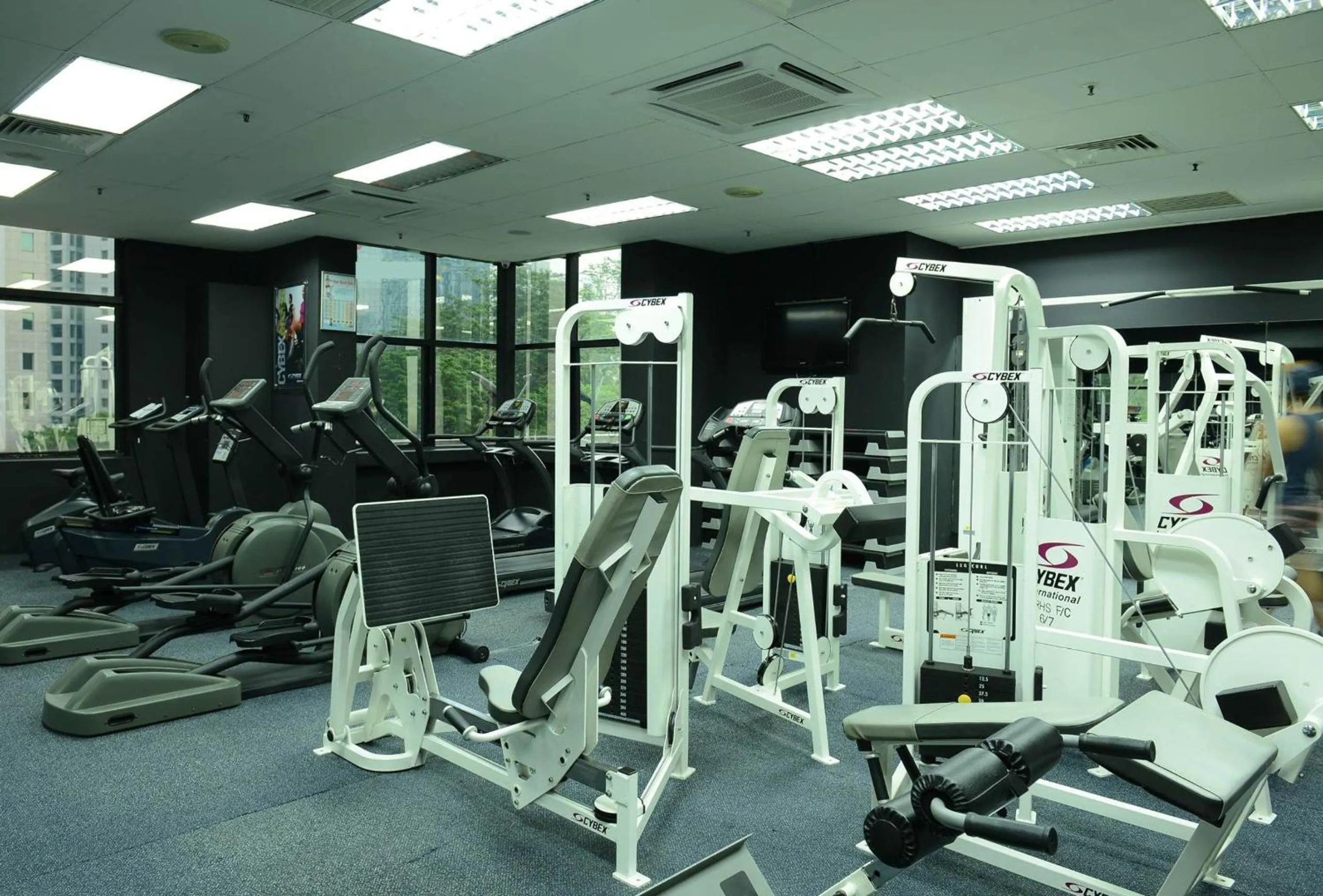 Fitness centre/facilities in Pacific Regency Hotel Suites