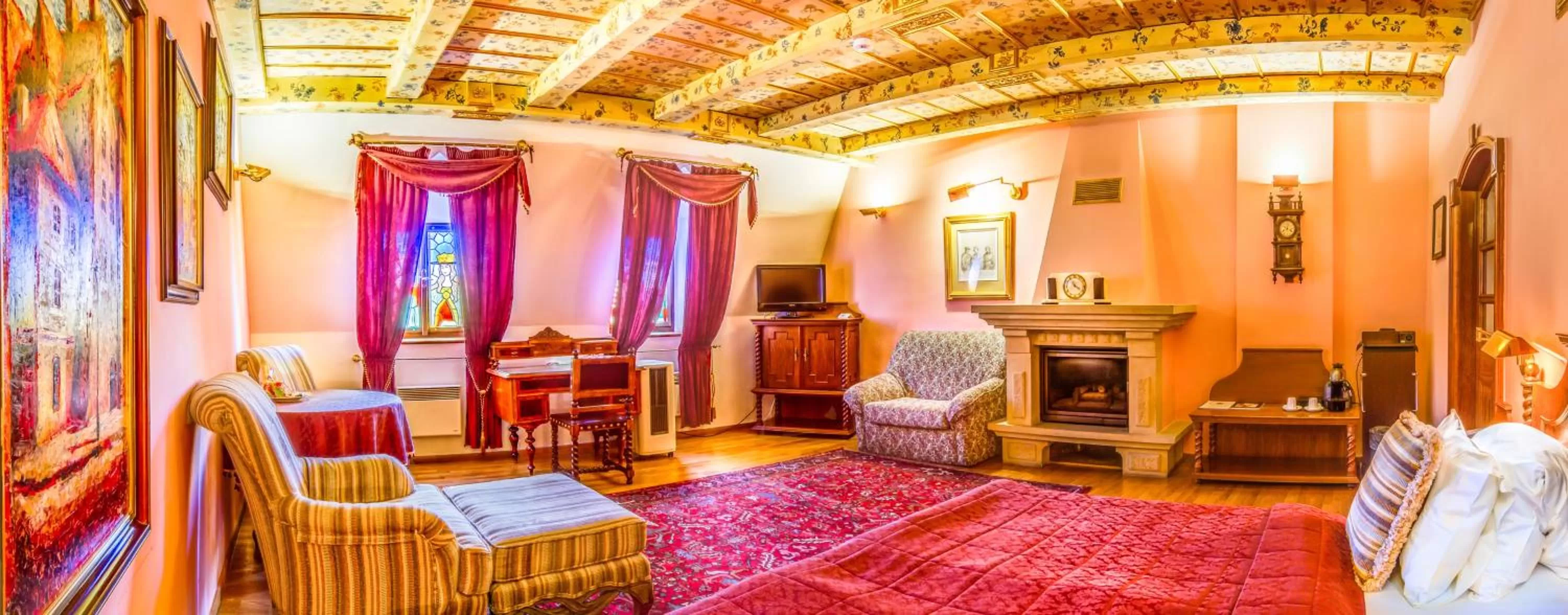 Photo of the whole room in The King Charles