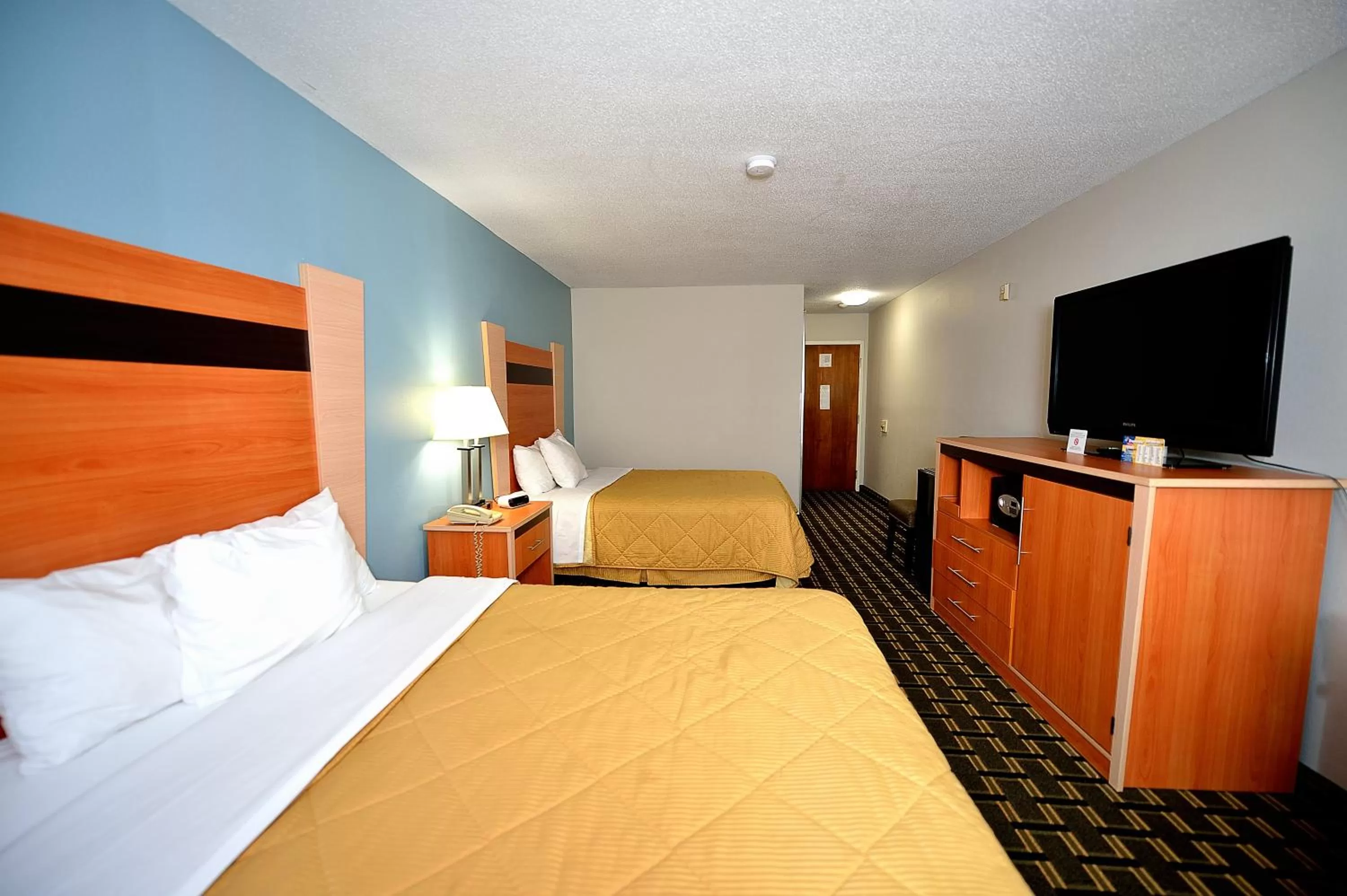 TV and multimedia, Bed in Baymont by Wyndham North Dartmouth Fall River