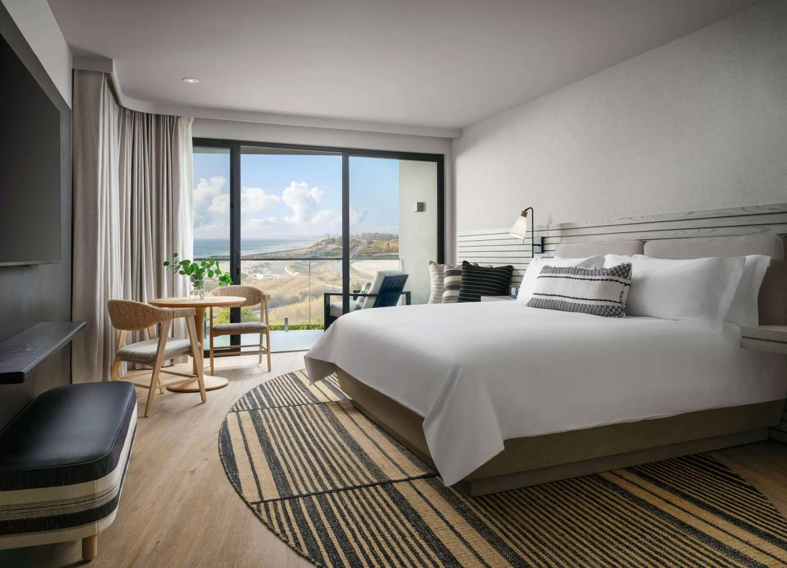 Photo of the whole room, Bed in Alila Marea Beach Resort Encinitas, a Hyatt Resort