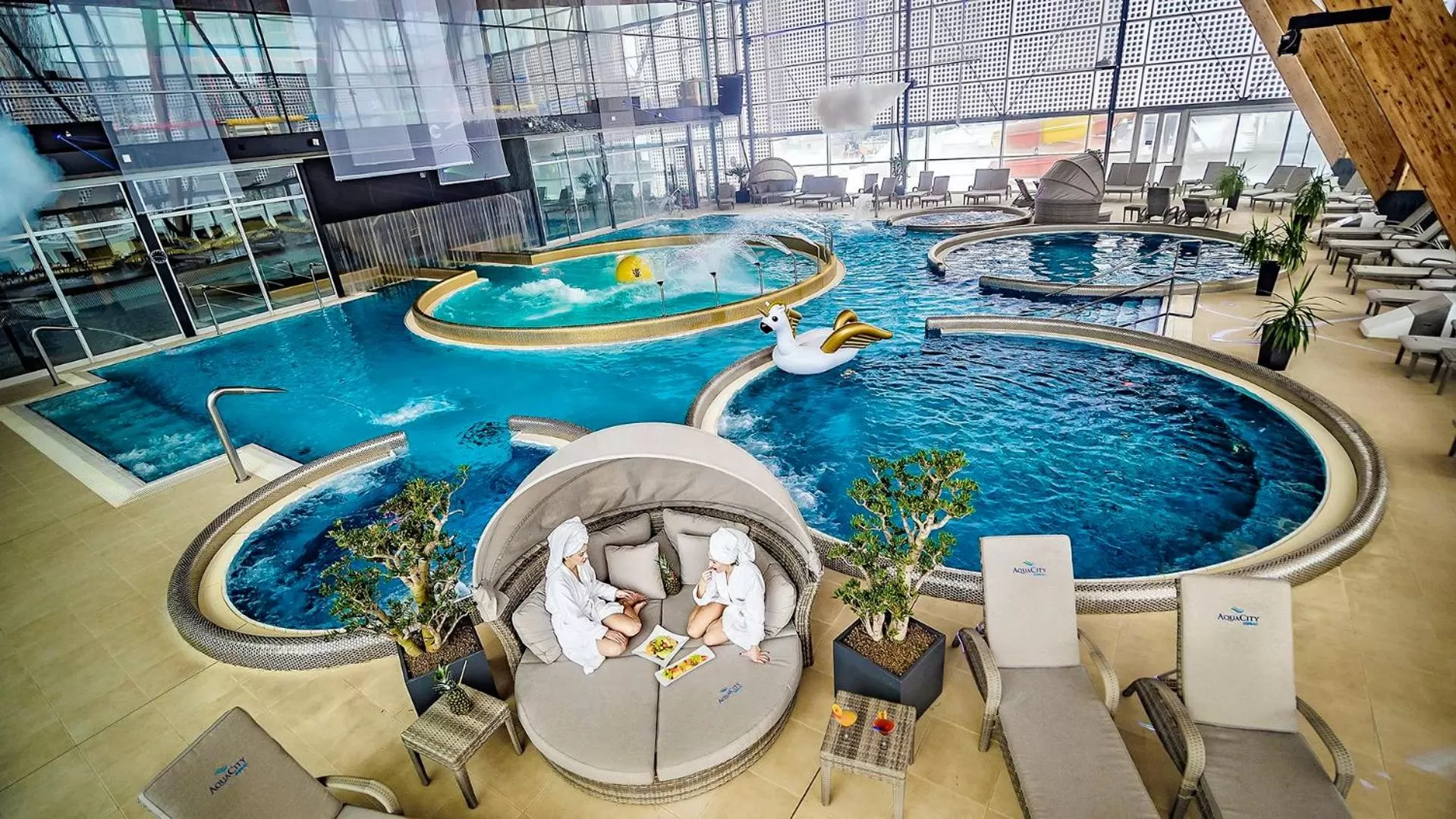 Swimming pool in Hotel AquaCity Seasons