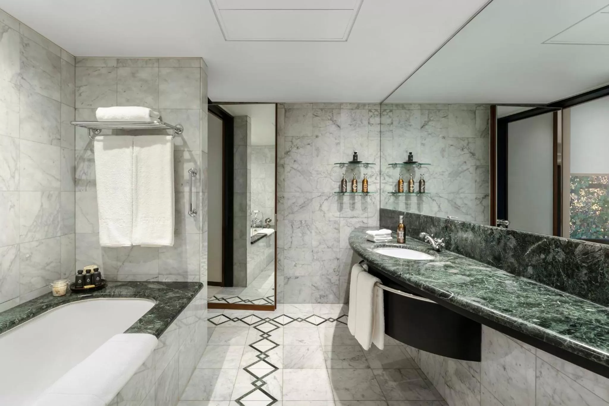 Photo of the whole room in COMO The Halkin