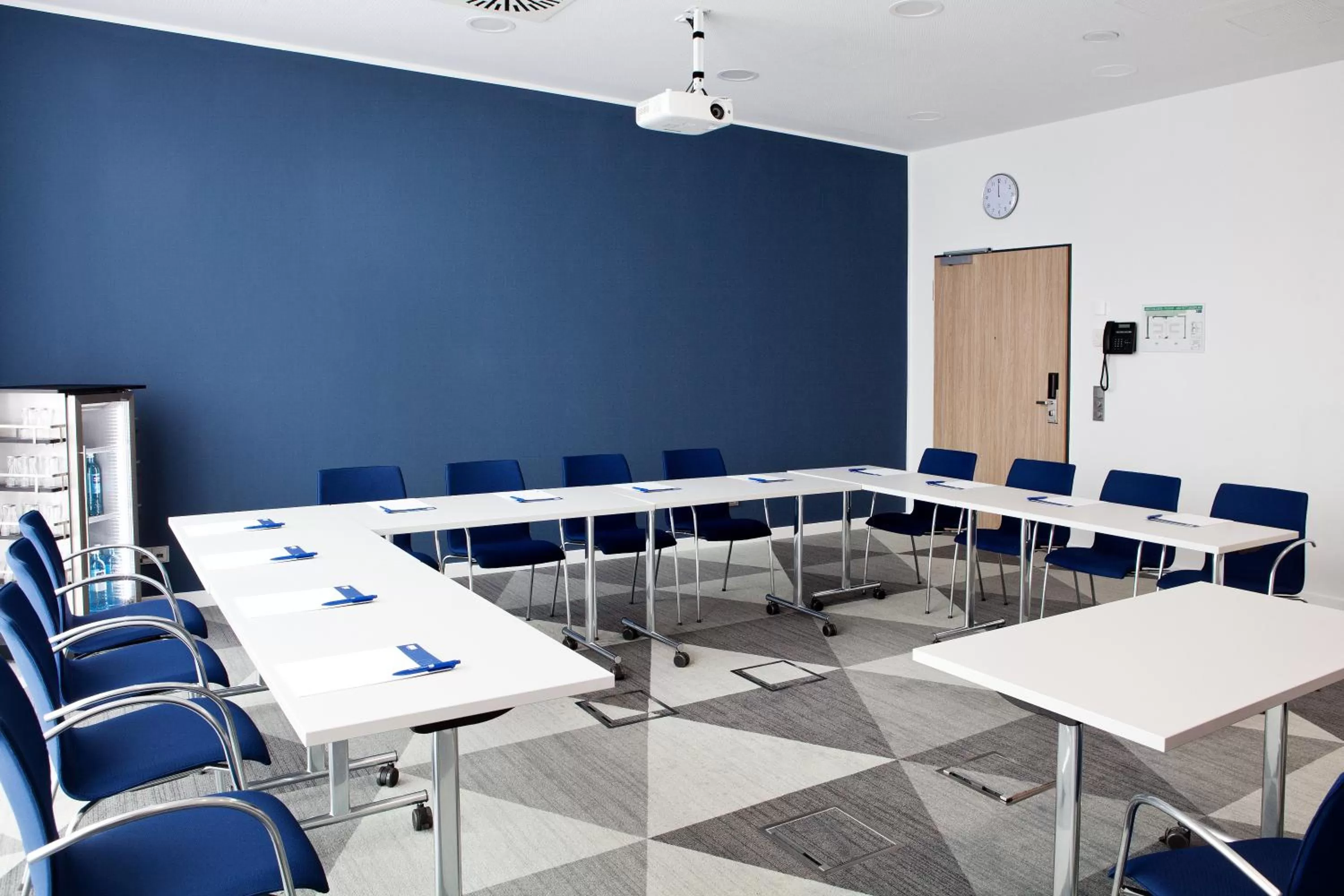 Meeting/conference room in Holiday Inn Express Fürth by IHG