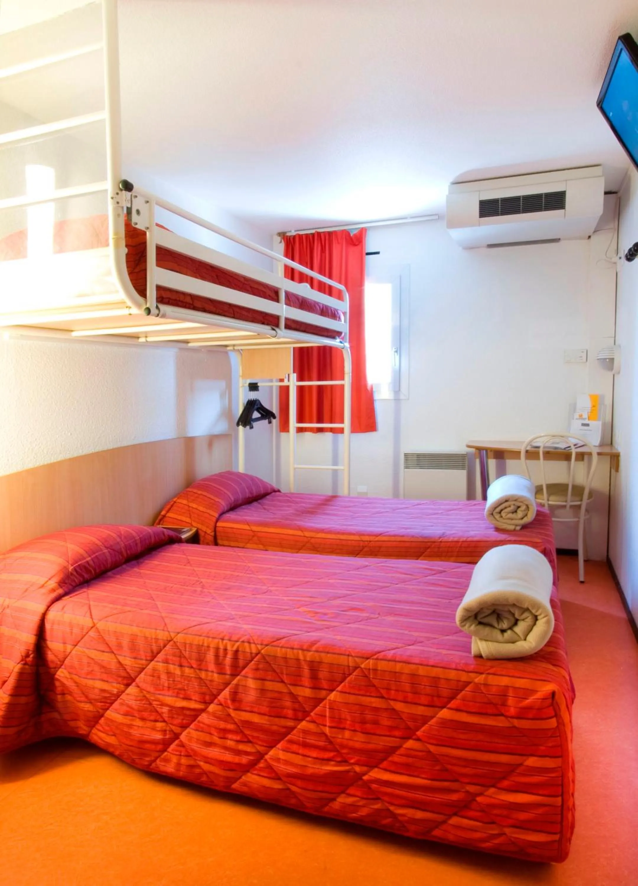 Bedroom, Bed in Premiere Classe Le Blanc Mesnil