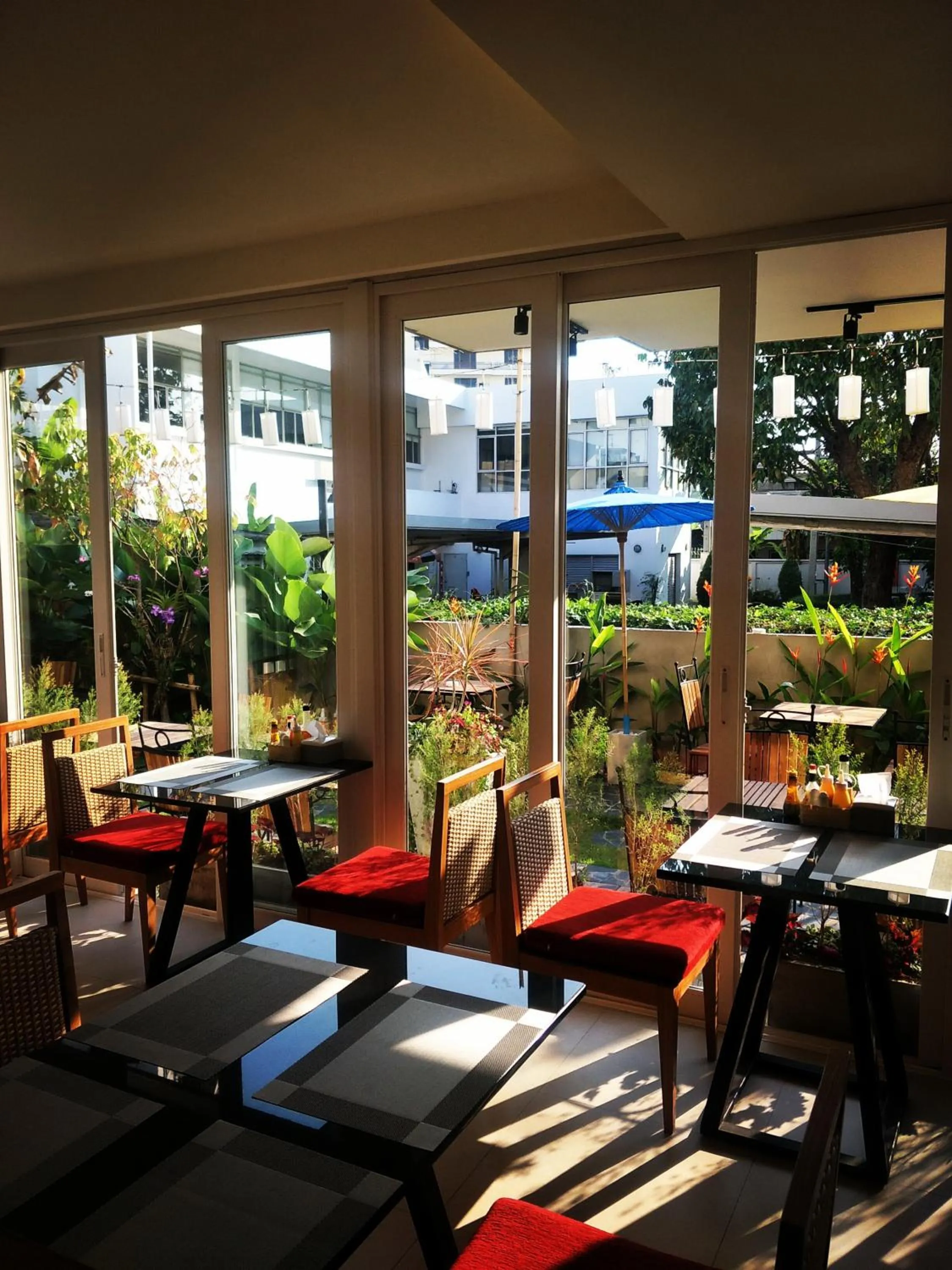 Restaurant/places to eat in The Signature Hotel @ Thapae