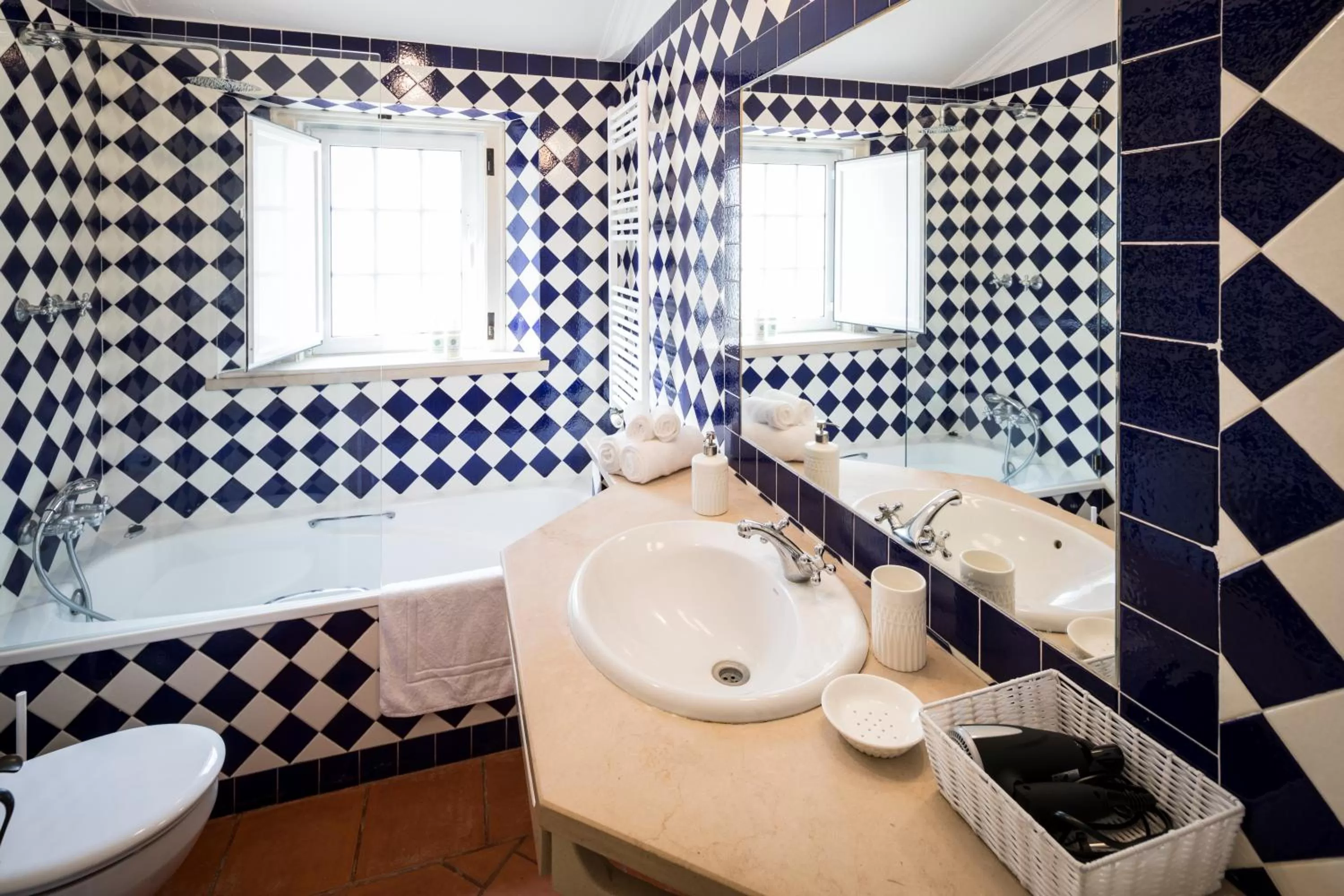 Bathroom in Quinta do Pé Descalço - Country Guesthouse in Sintra