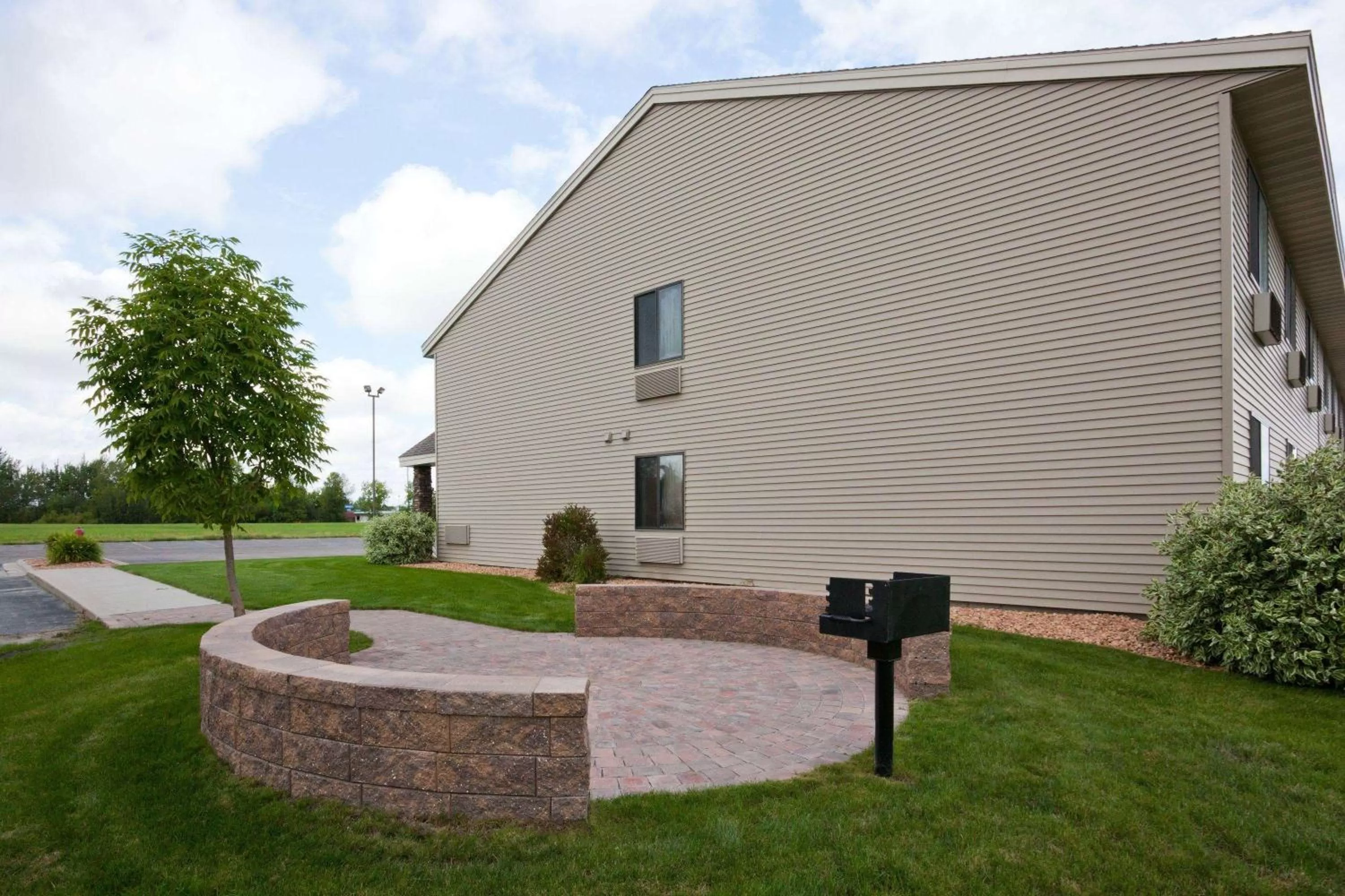 Restaurant/places to eat in AmericInn by Wyndham Thief River Falls