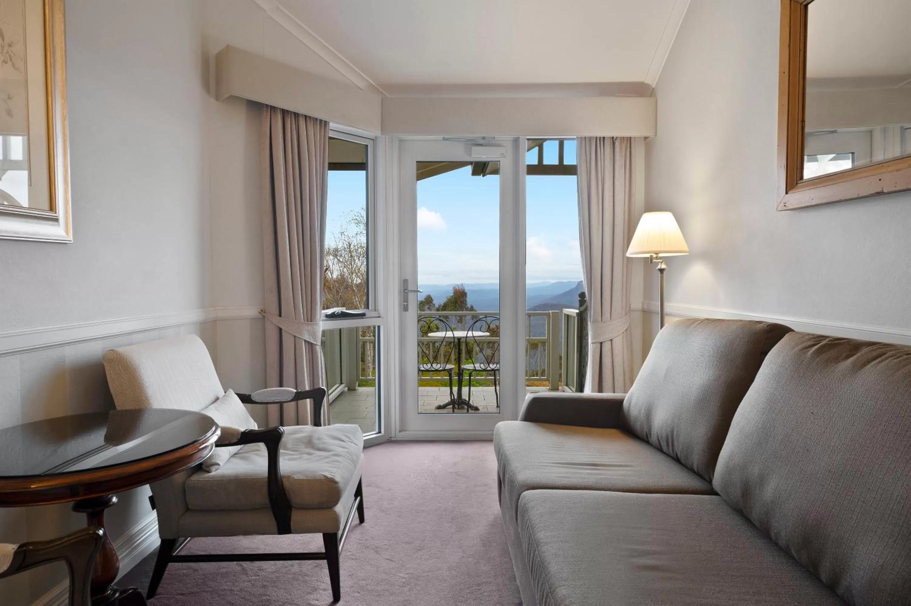 Seating area in Echoes Boutique Hotel & Restaurant Blue Mountains