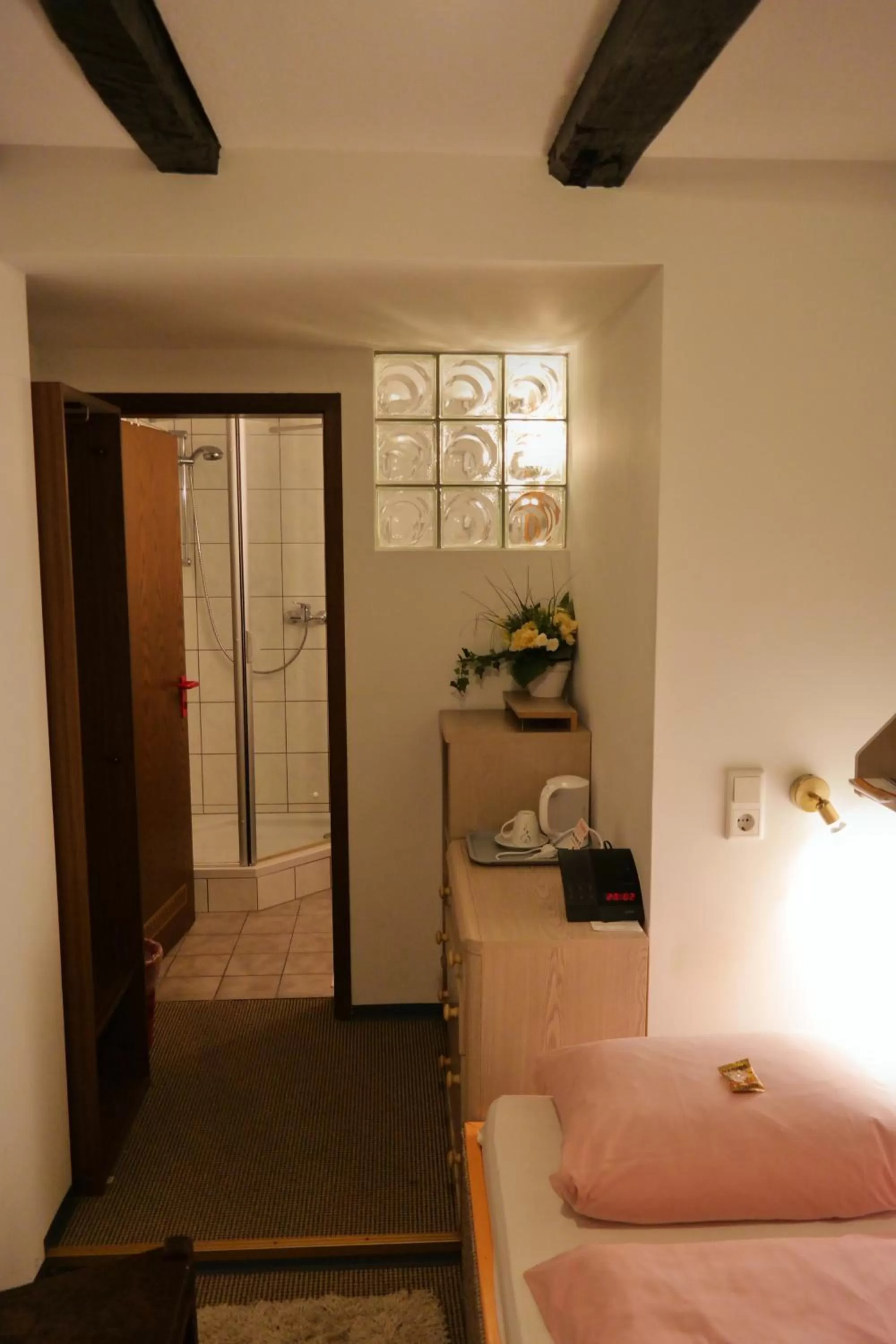 Decorative detail, Bed in Am Hallenbad Hotel garni