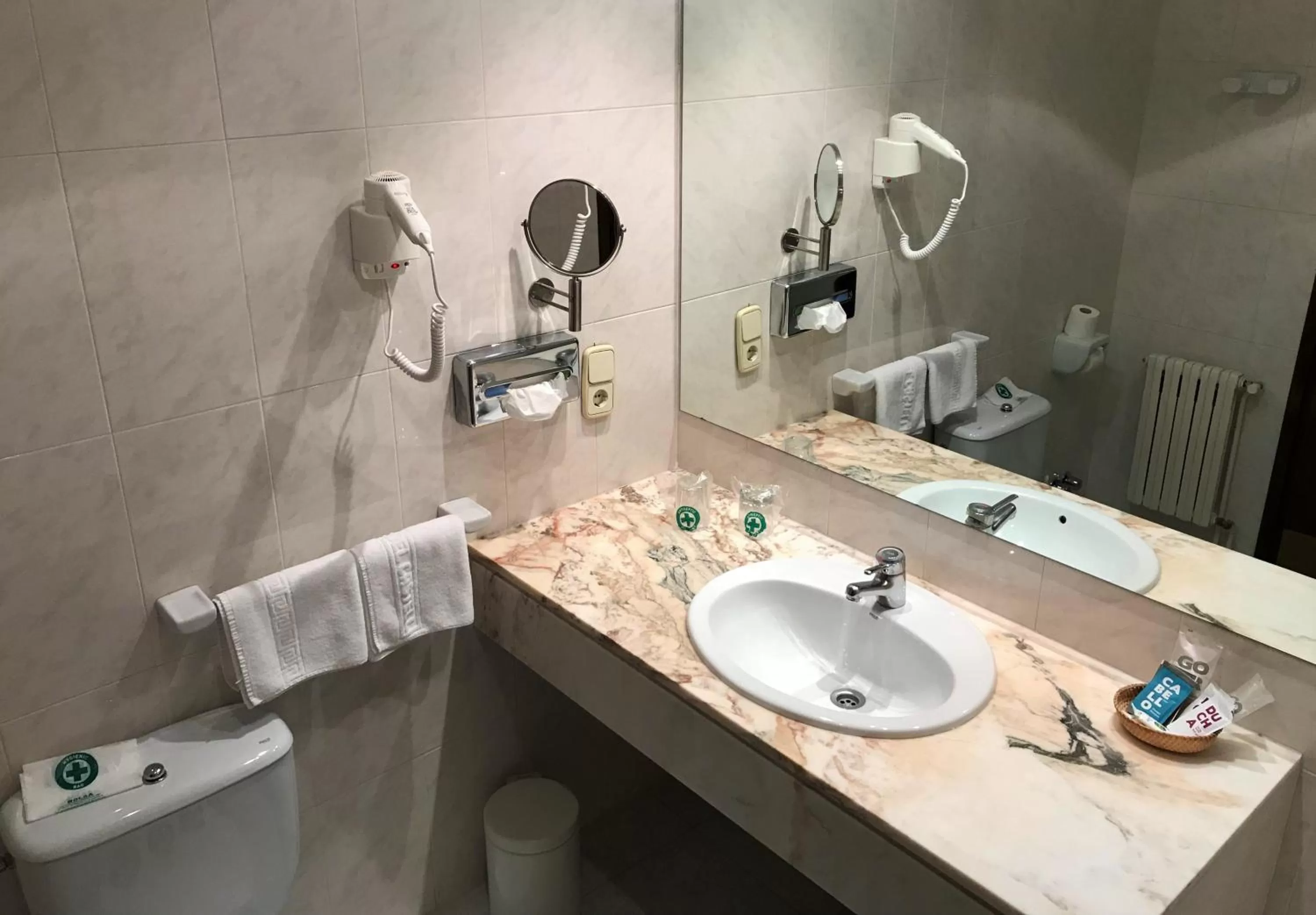 Bathroom in Hotel Roc Del Castell