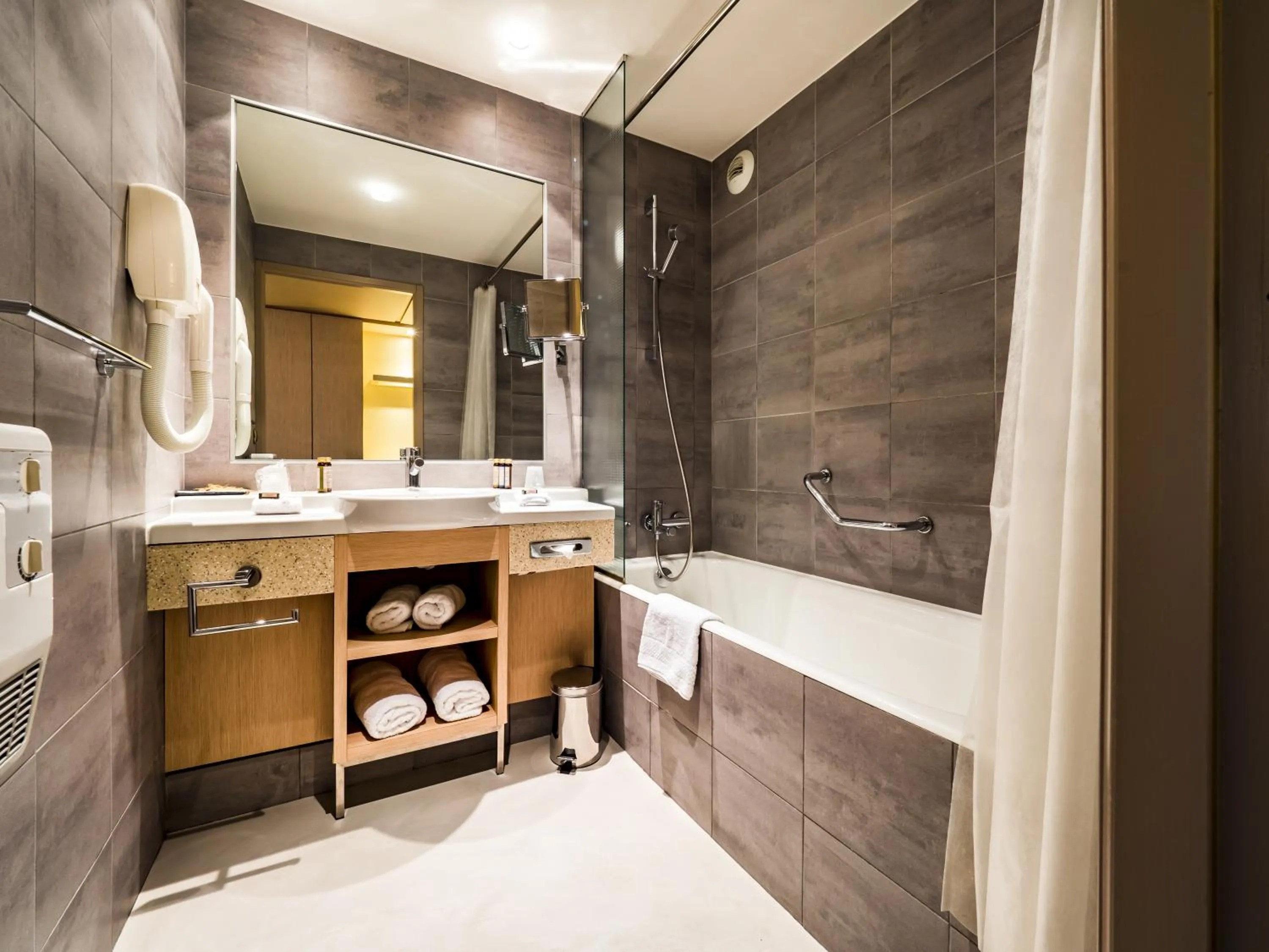 Bathroom in Hôtel Le Pré Carré