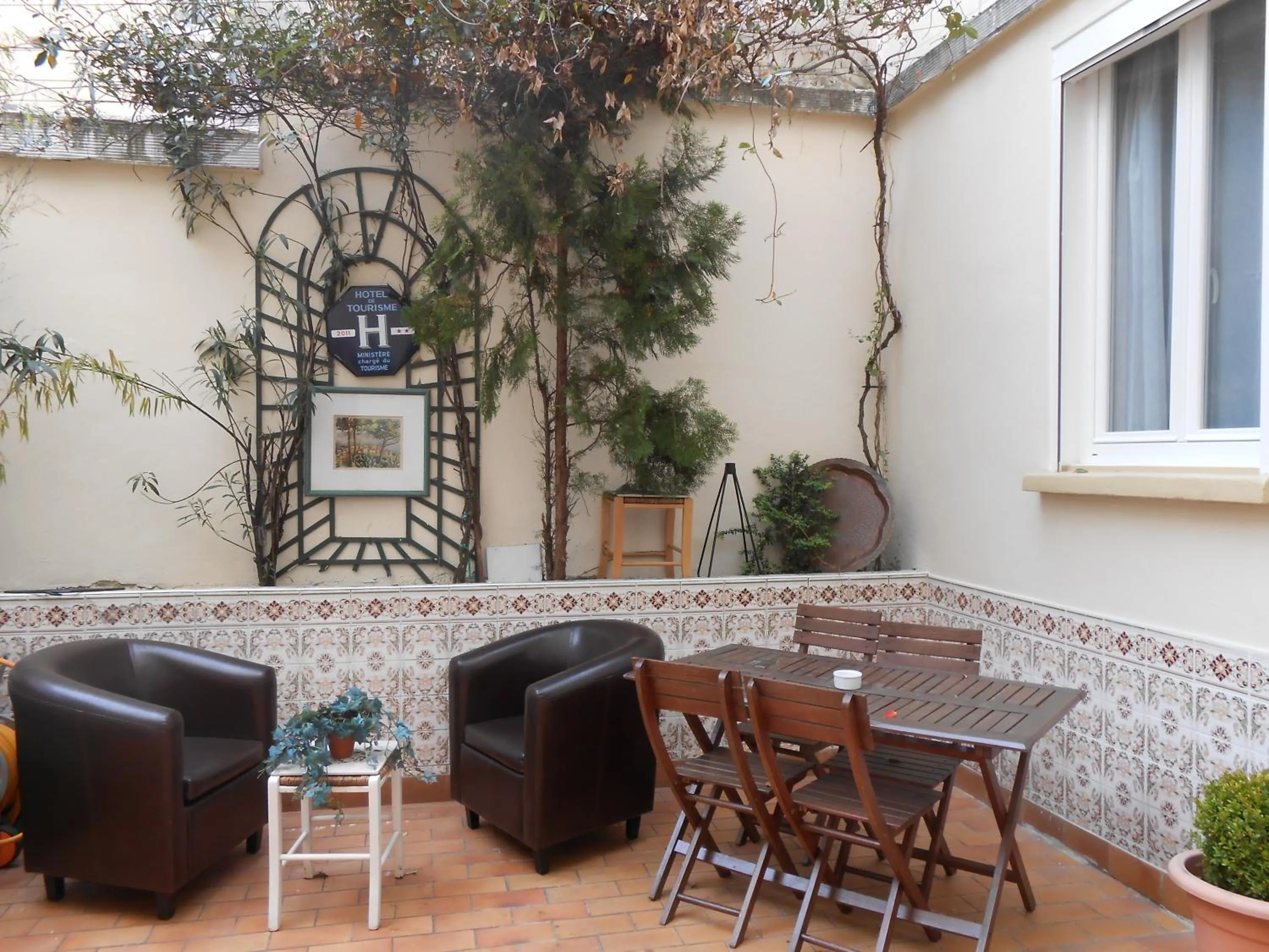 Patio in Hotel de Paris Montmartre