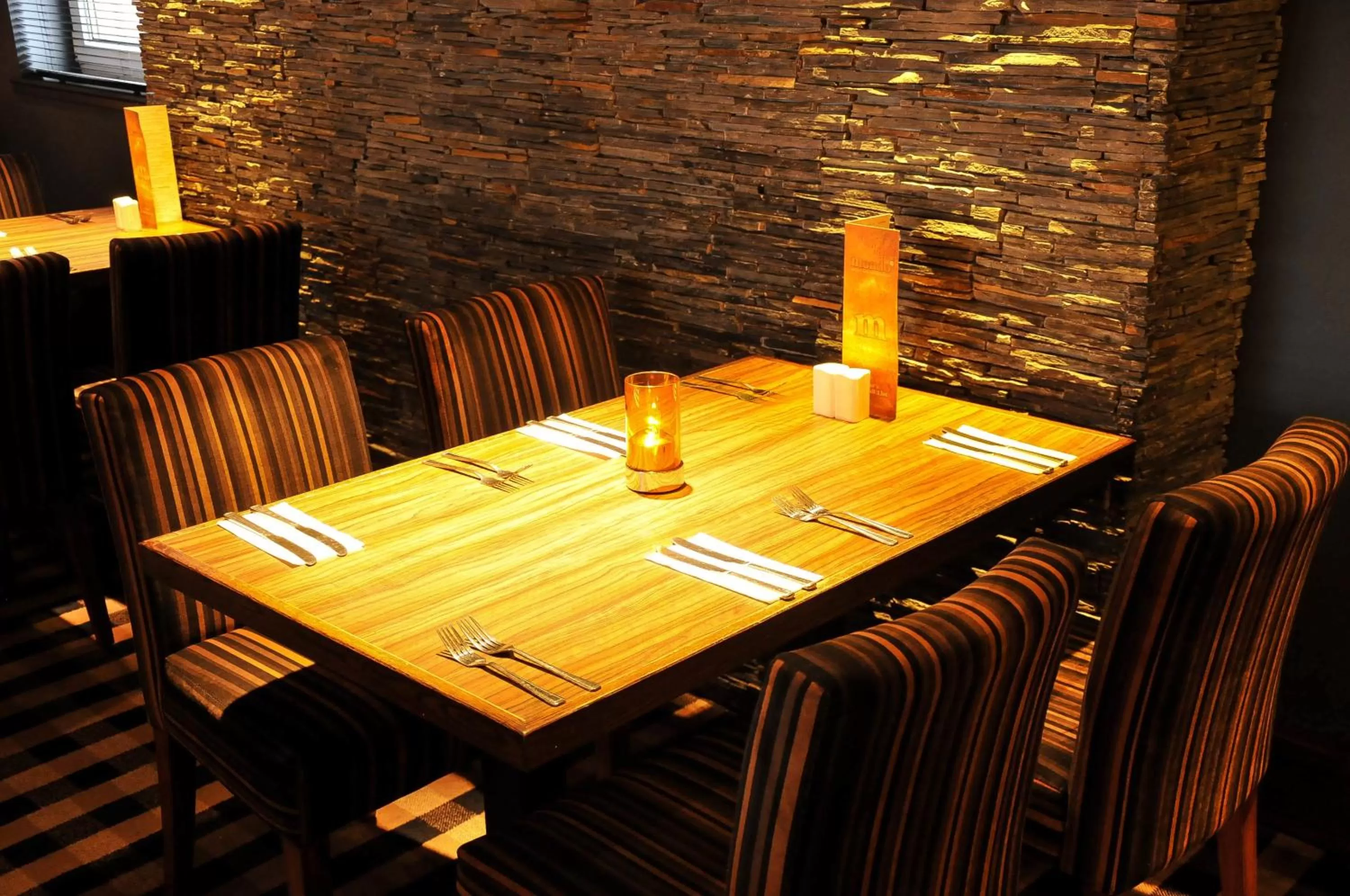 Restaurant/places to eat in Mondo Hotel