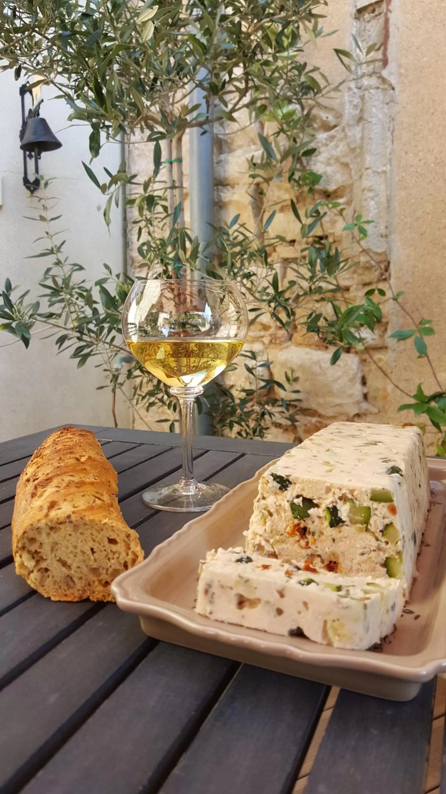 Food and drinks in B&B Des Histoires d'Anges - Côté Jardin - Accueil Vélo