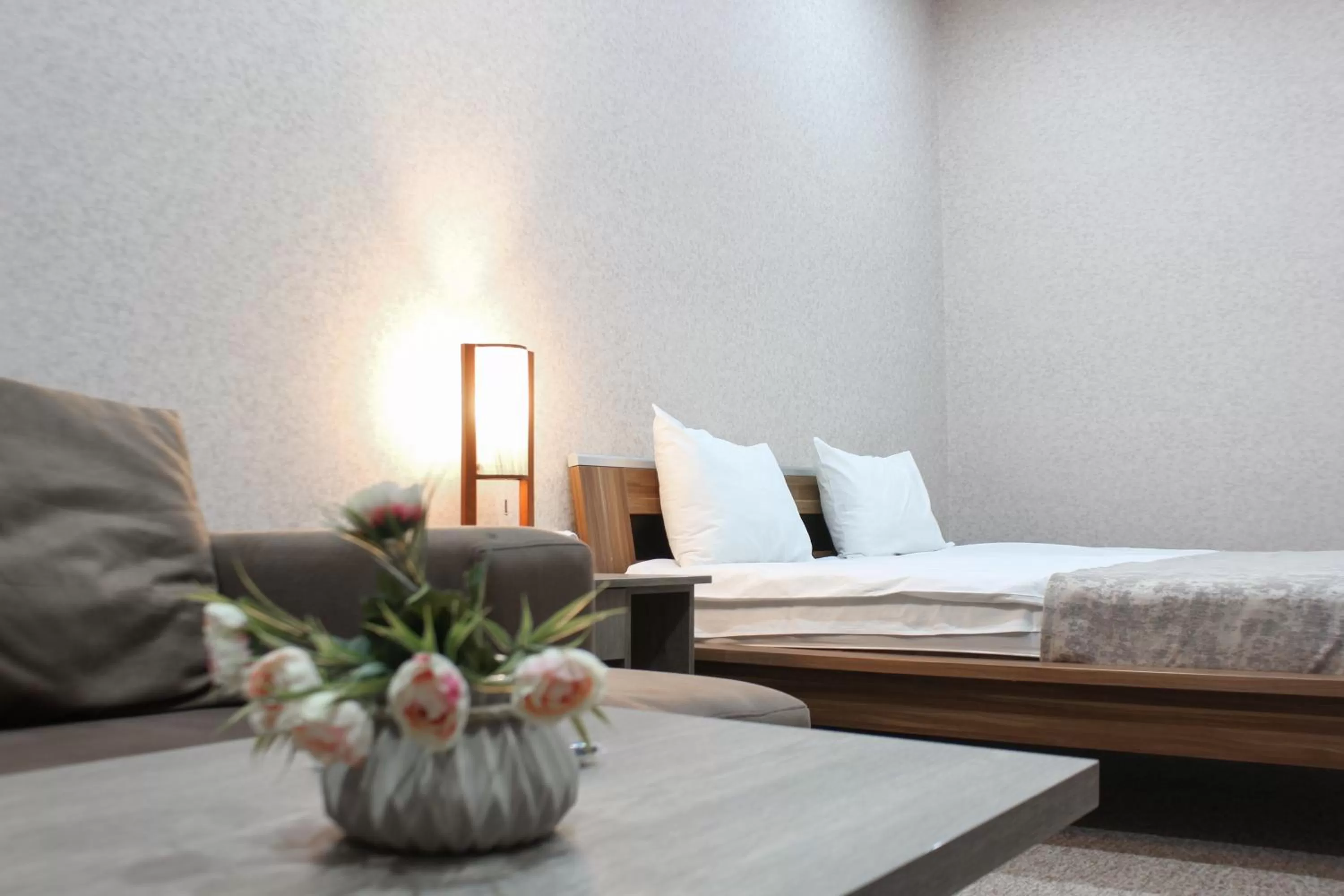 Photo of the whole room, Bed in Liel