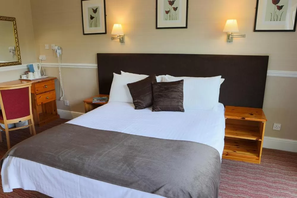 Standard Double Room in Inn On The Lake