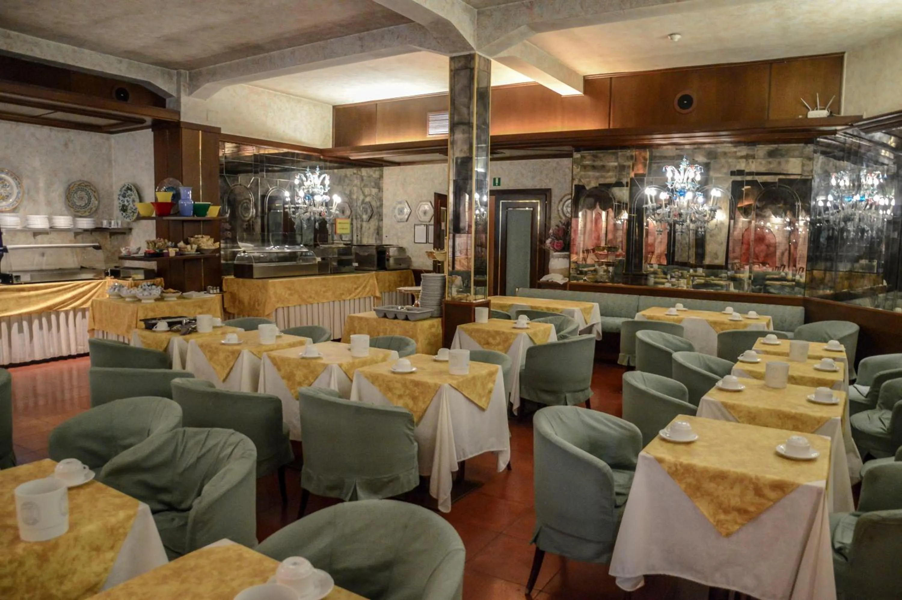 Restaurant/places to eat in Hotel Le Boulevard